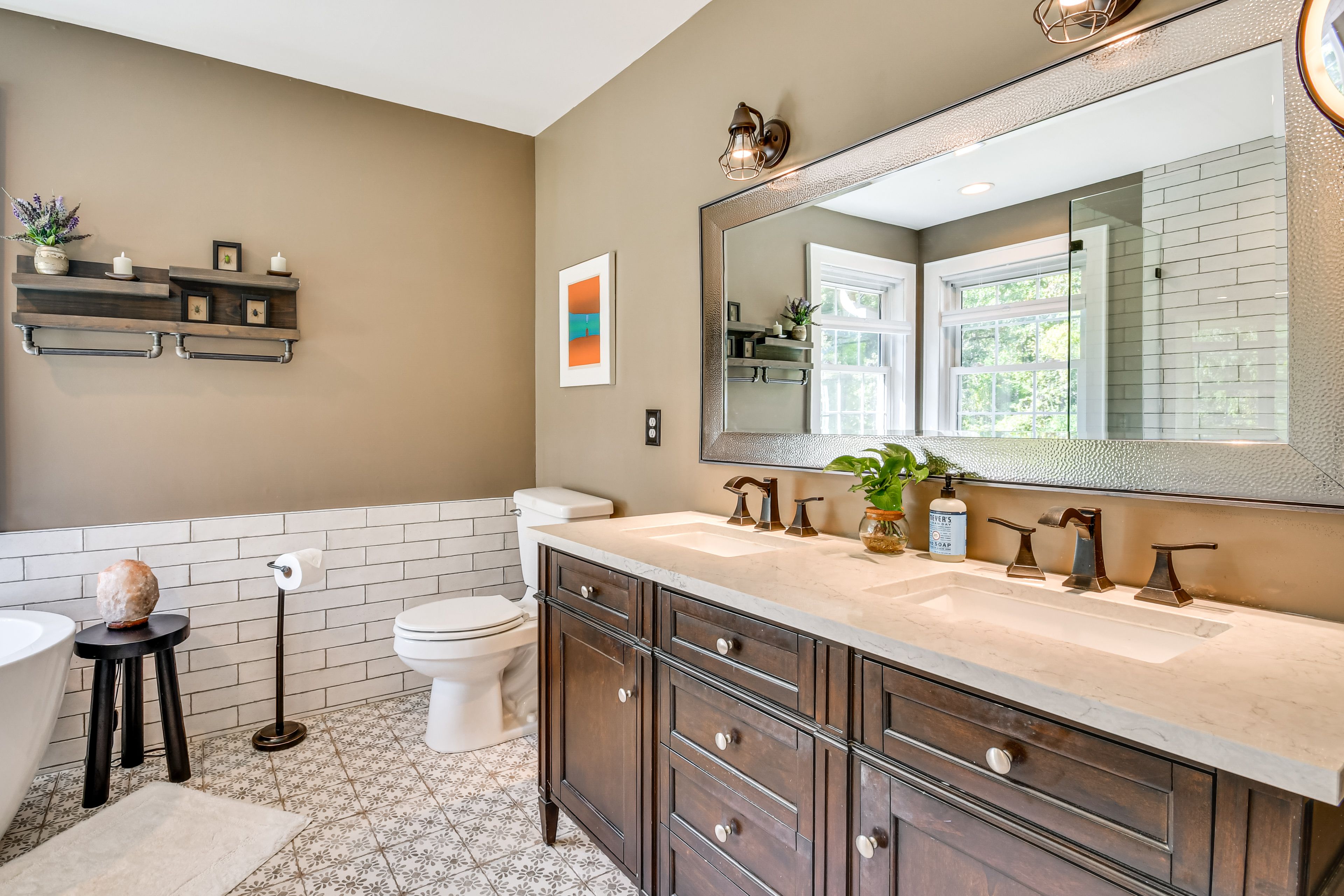 En-Suite Bathroom | 1st Floor | Towels Provided
