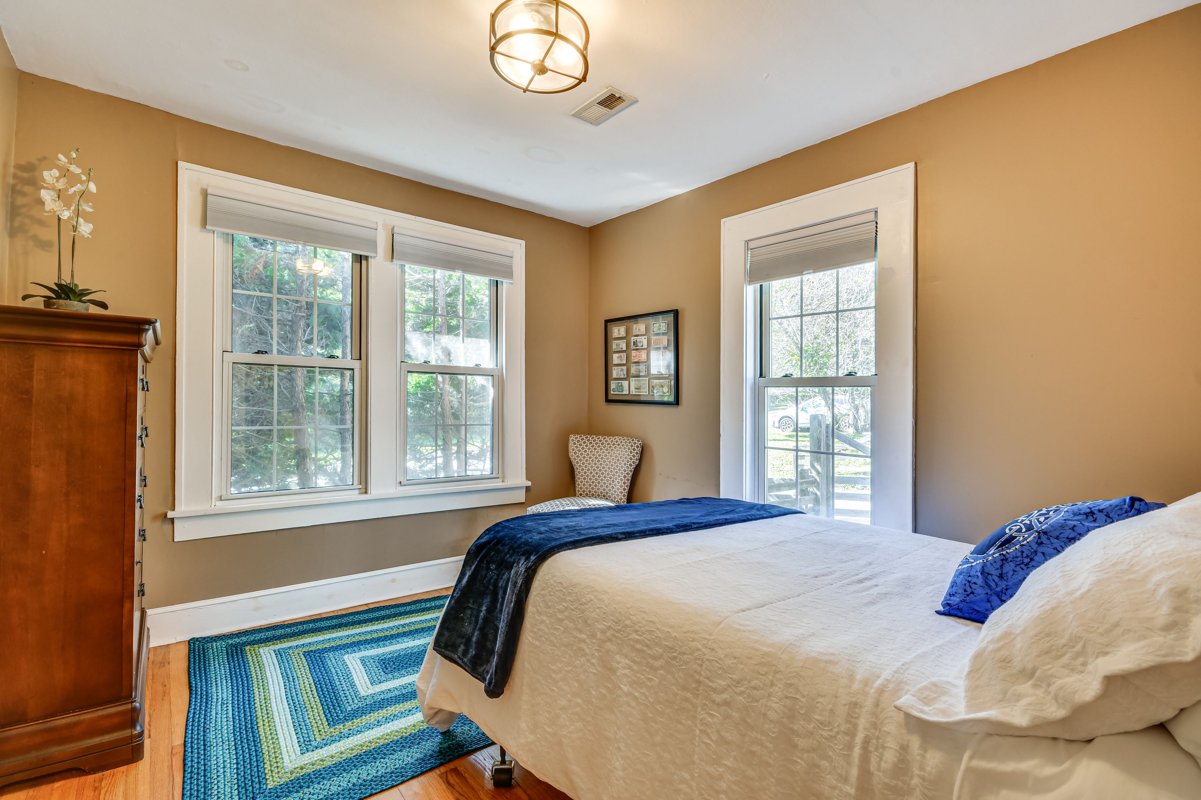 Bedroom 3 | 1st Floor | Queen Bed
