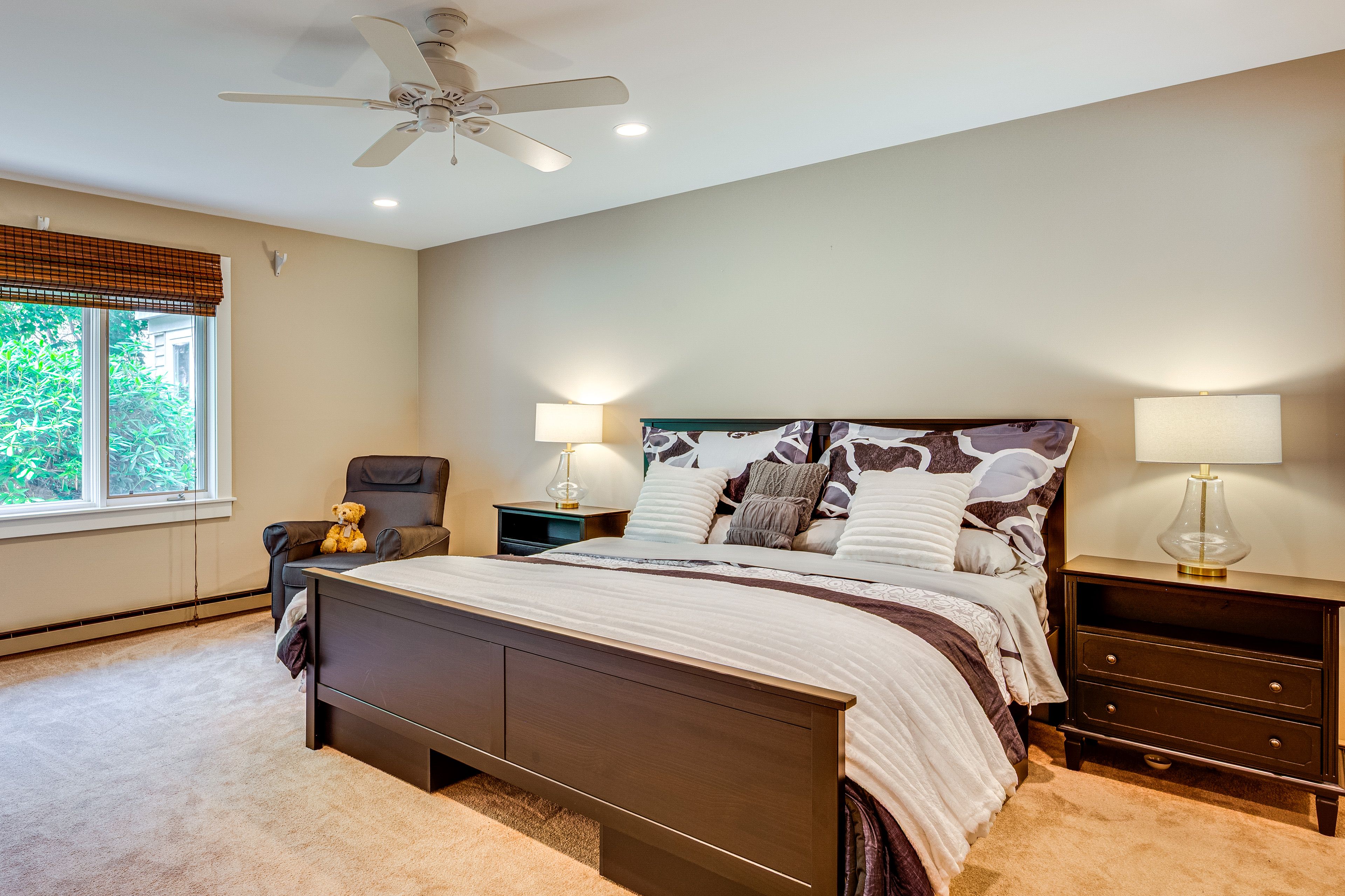 Bedroom 2 | Queen Bed | 1st Floor