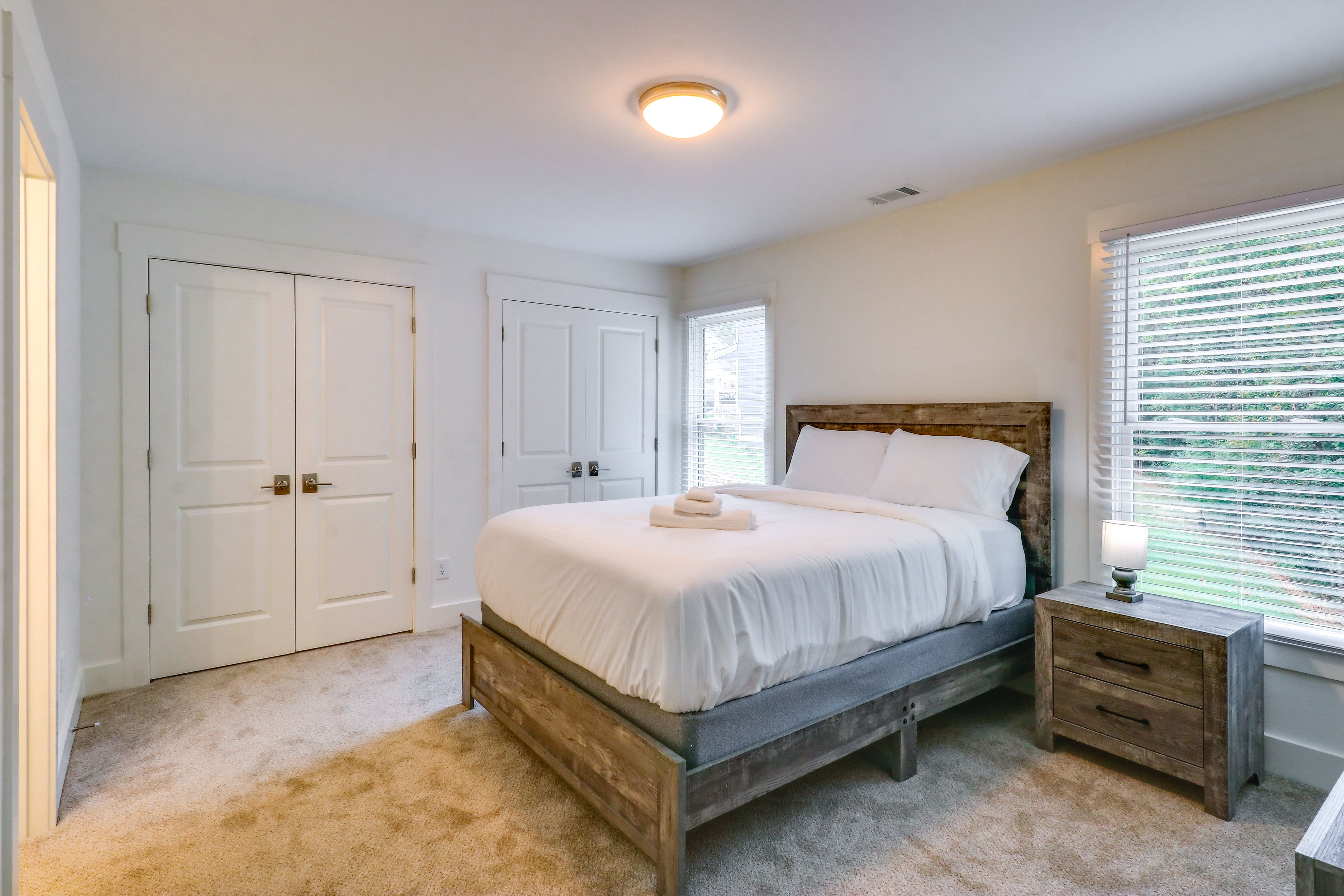 Bedroom 2 | 2nd Floor | Queen Bed
