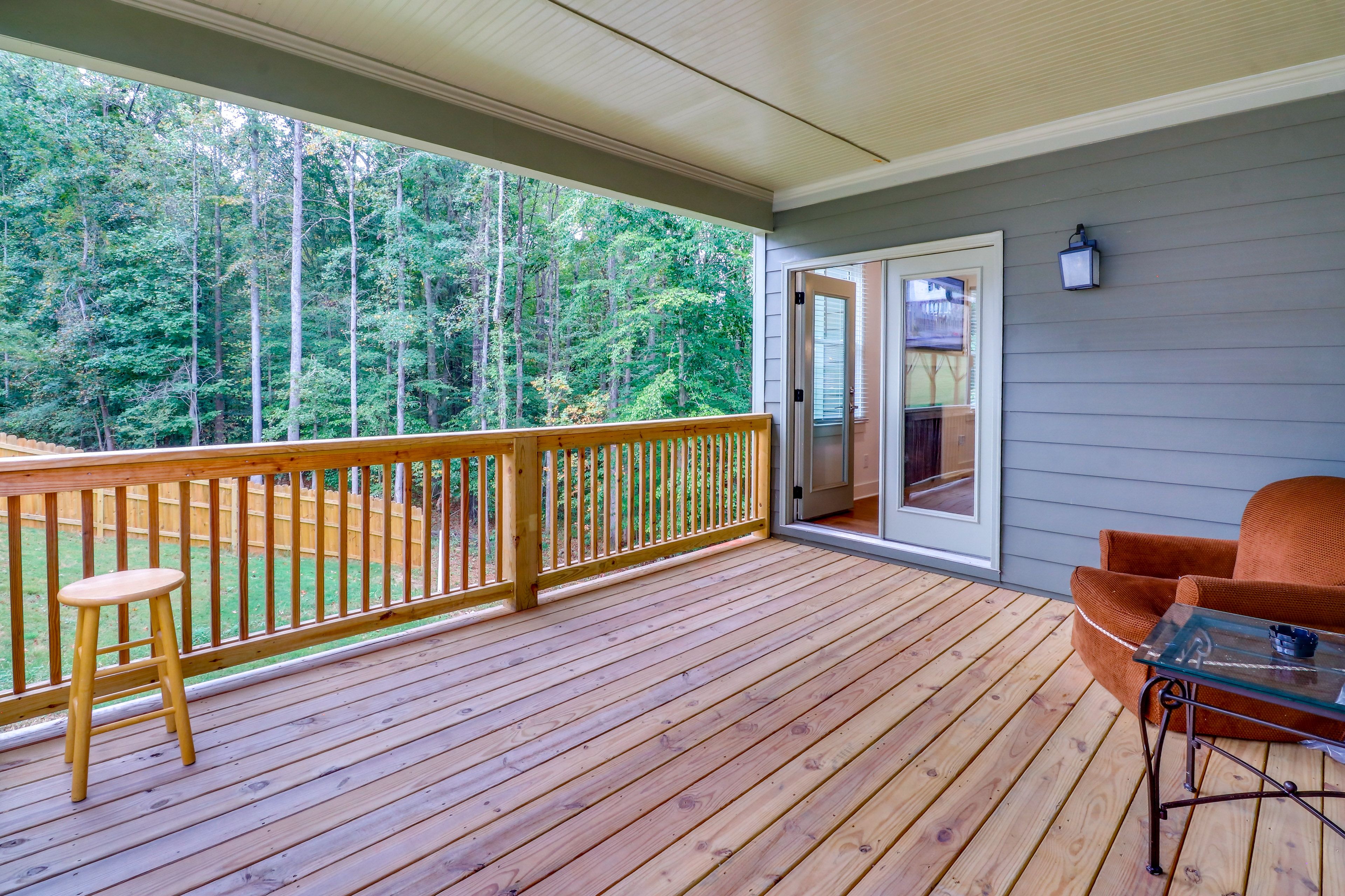 Private Deck | Self Check-In | 9 Mi to Downtown Atlanta