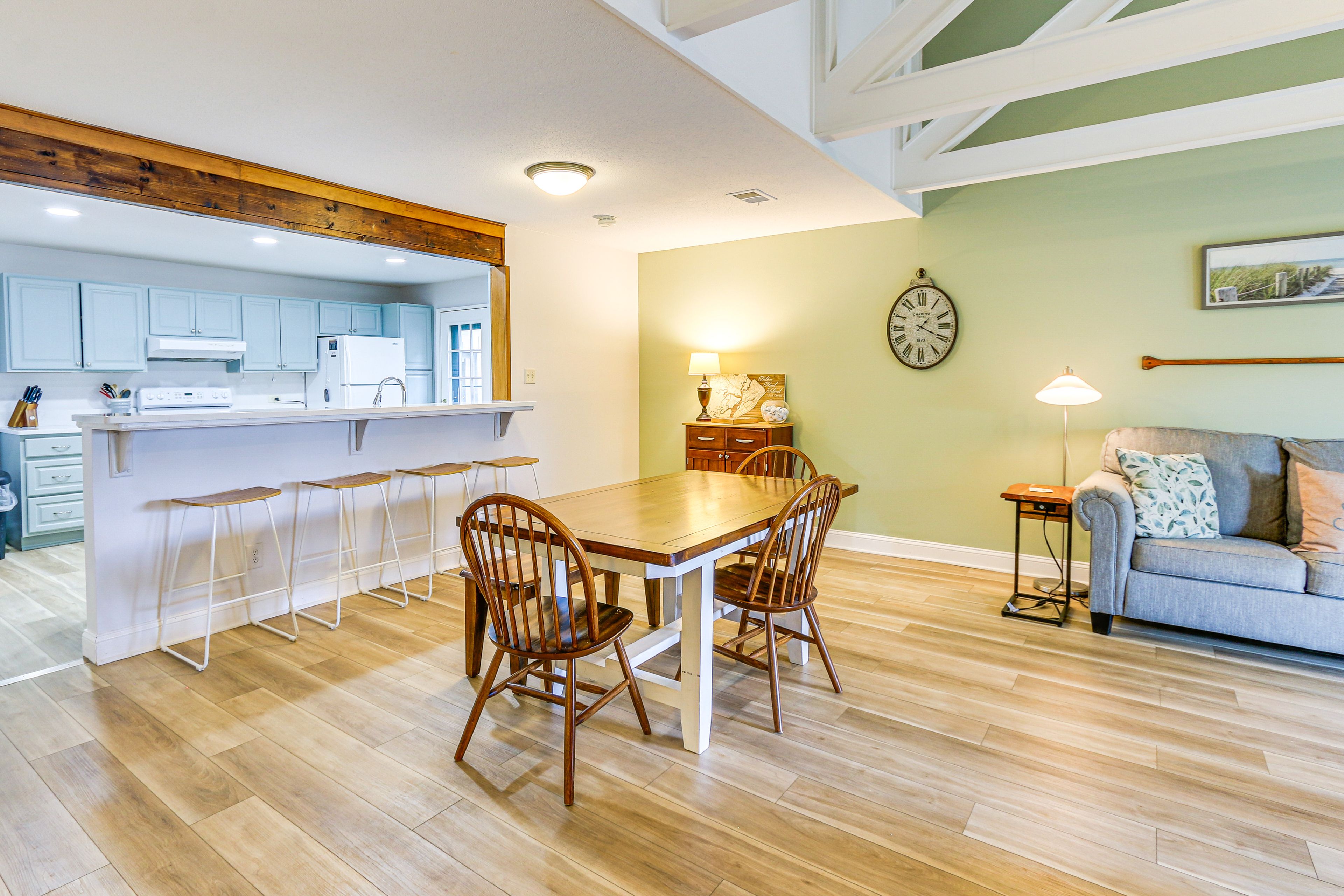 Dining Area | Dishware & Flatware