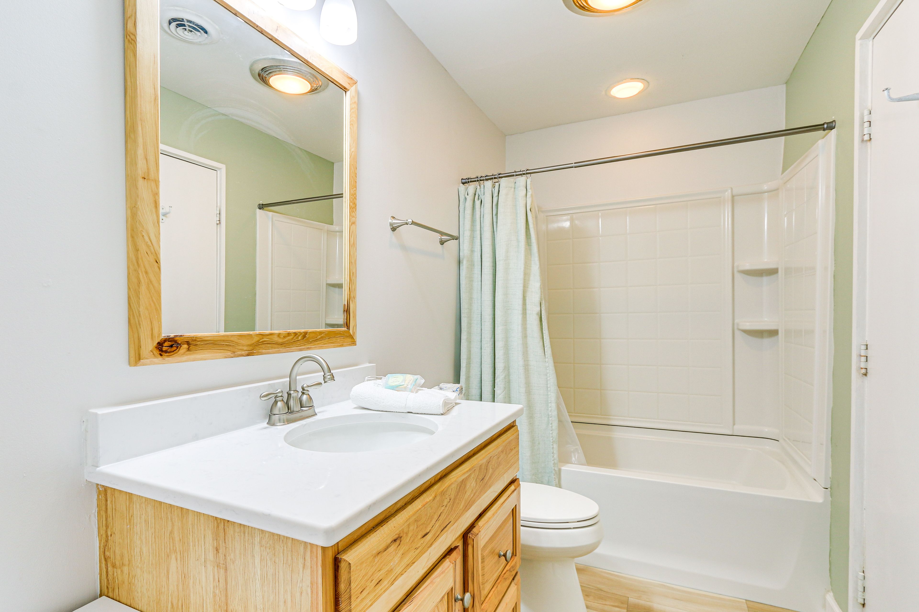 Full Bath | Towels