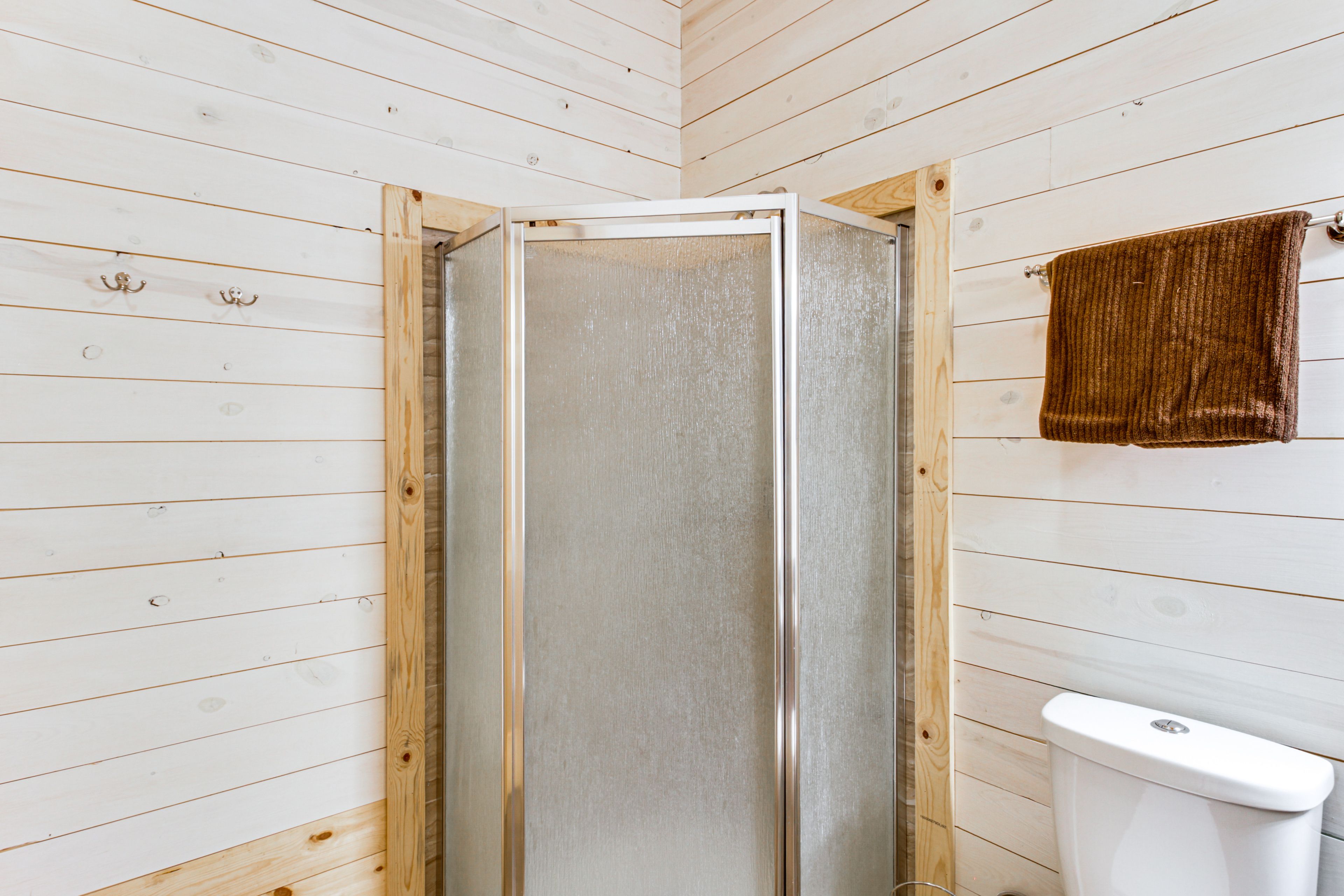 Bathroom (Guest House) | Main Level