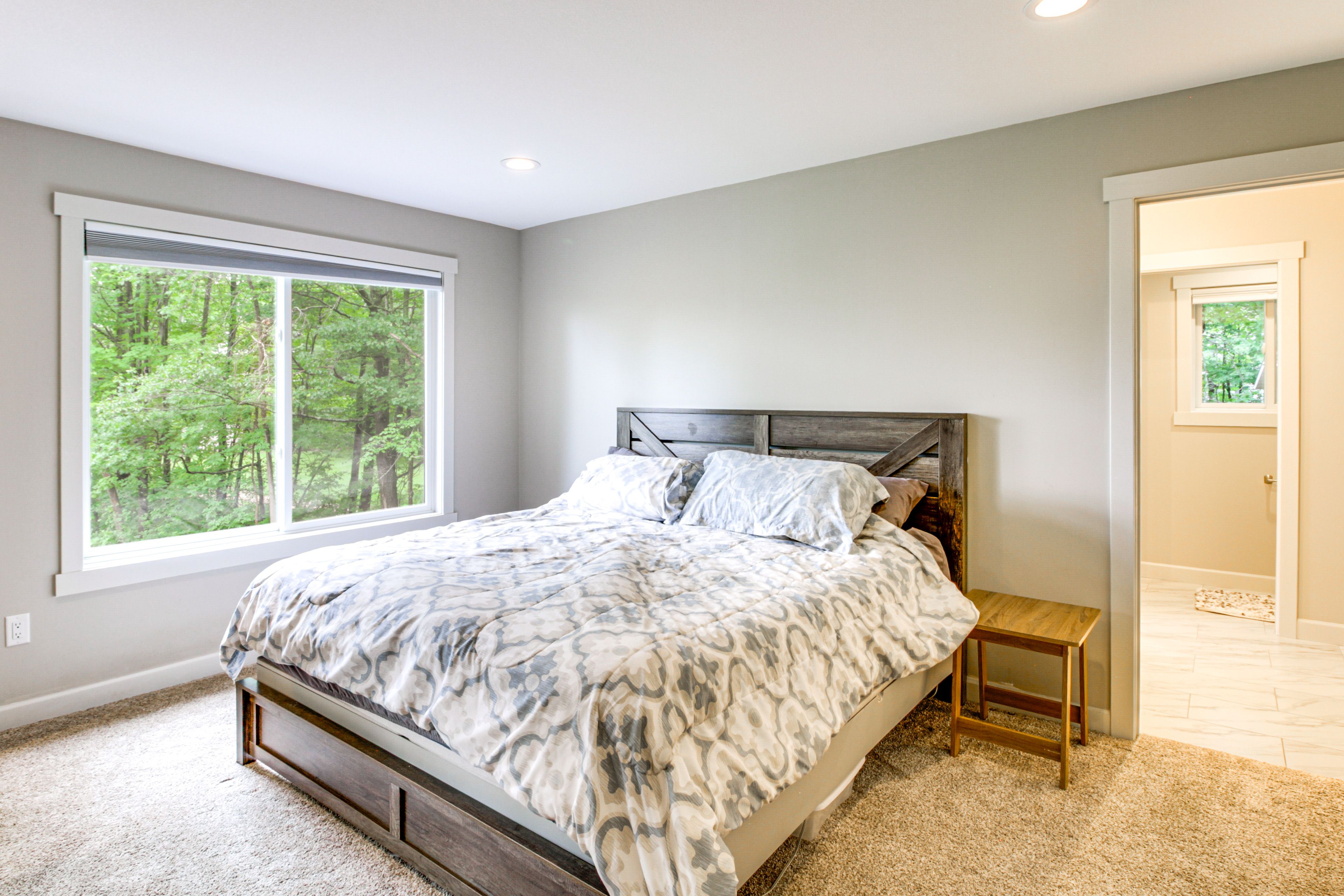 Bedroom Suite 1 | King Bed | Smart TV | Main Level