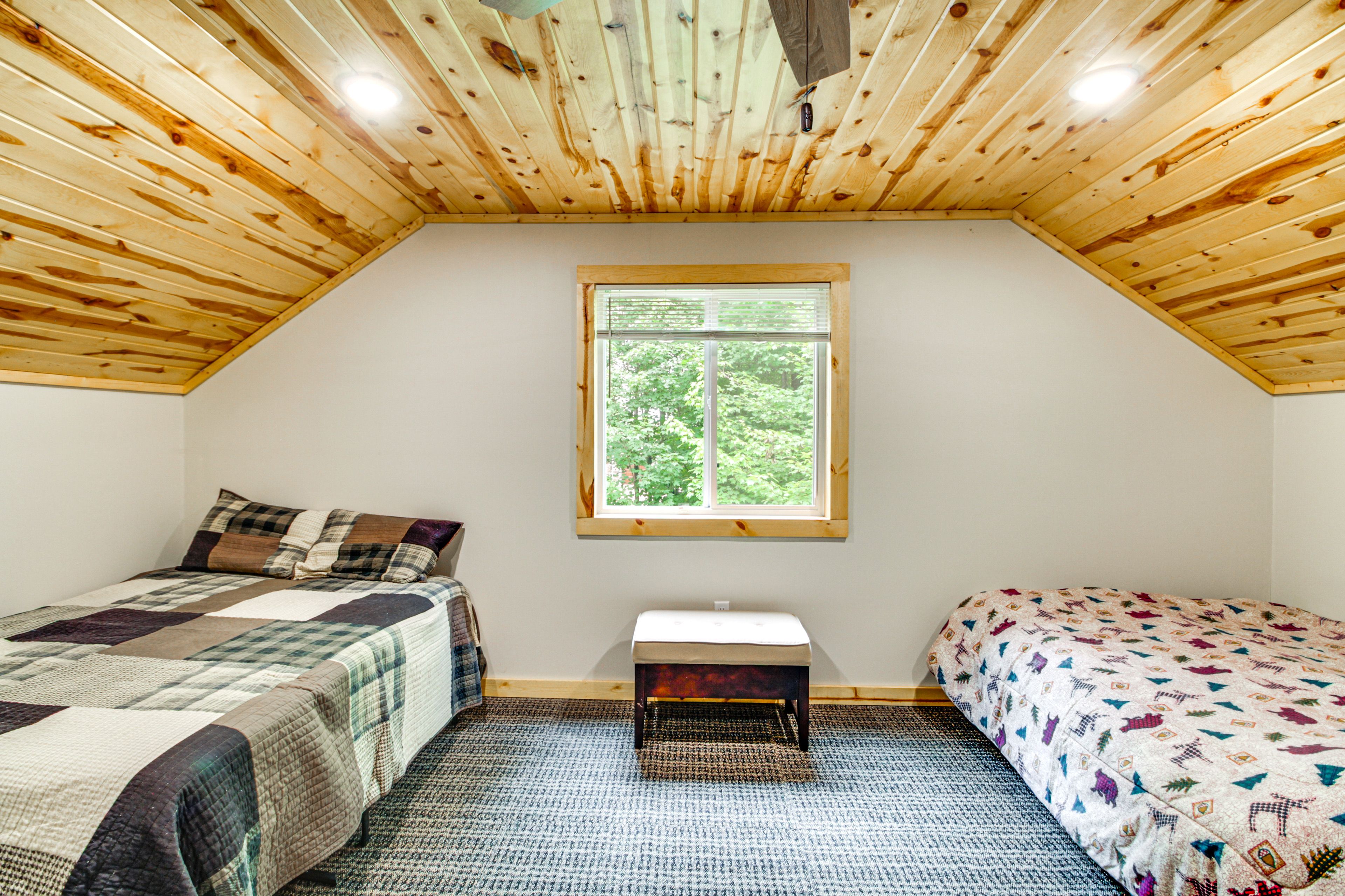 Bedroom 4 (Guest House) | 2 Queen Beds | Workstation | Upper Level