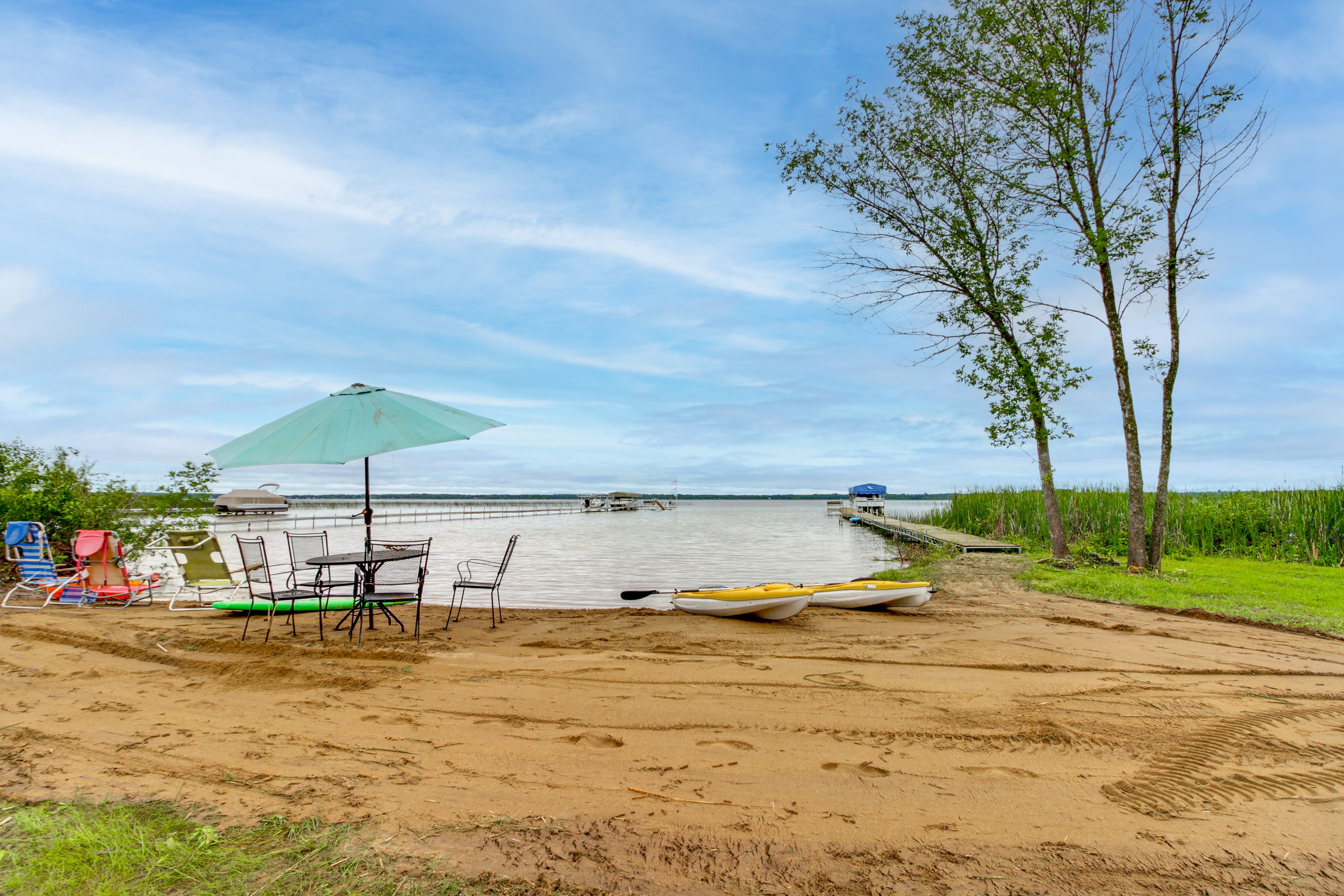 Private Beach | Kayaks & Paddleboard Provided | Dining Area