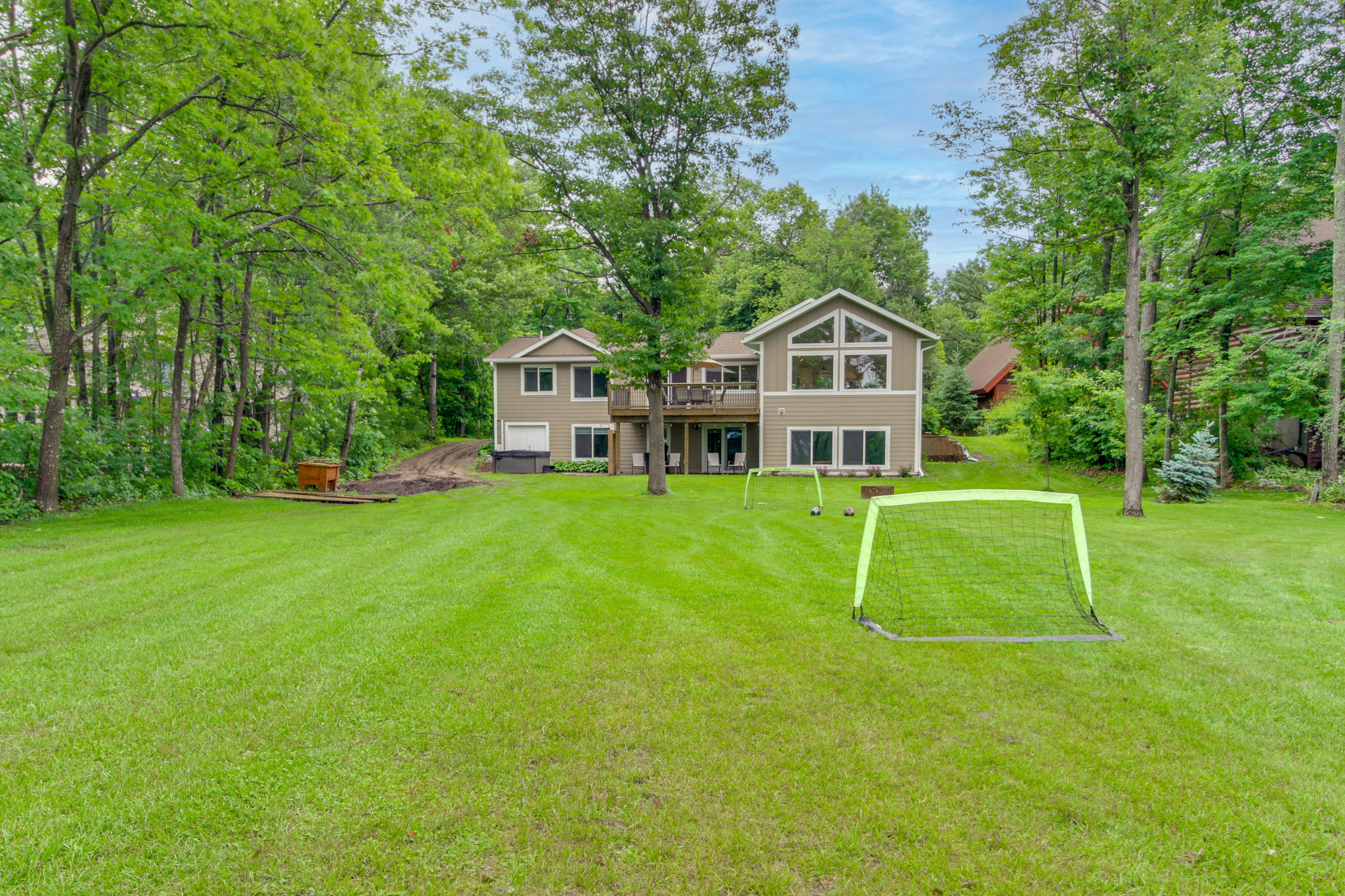 Backyard | Fire Pit | Yard Games | Lake Views