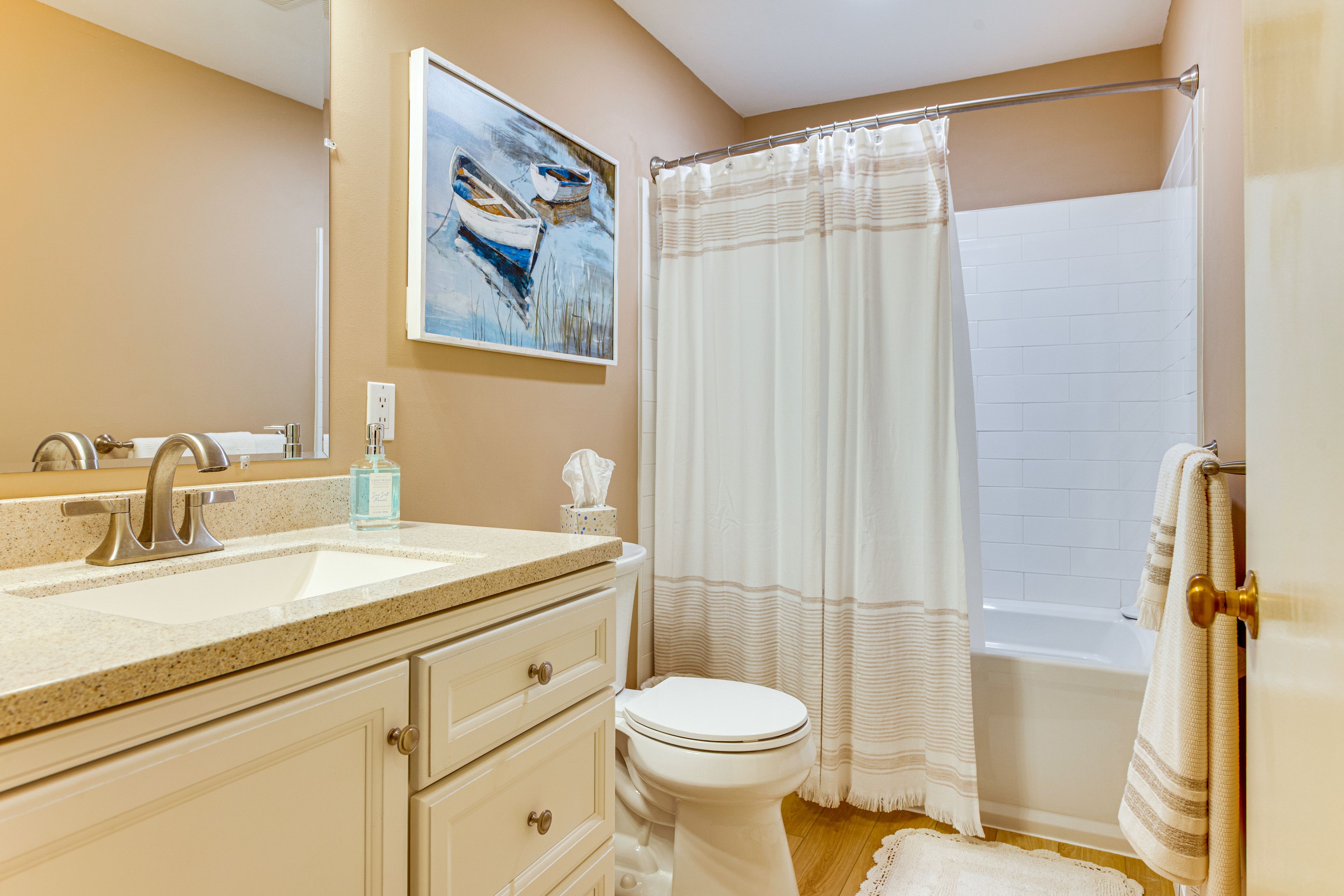 Full Bathroom | 2nd Floor