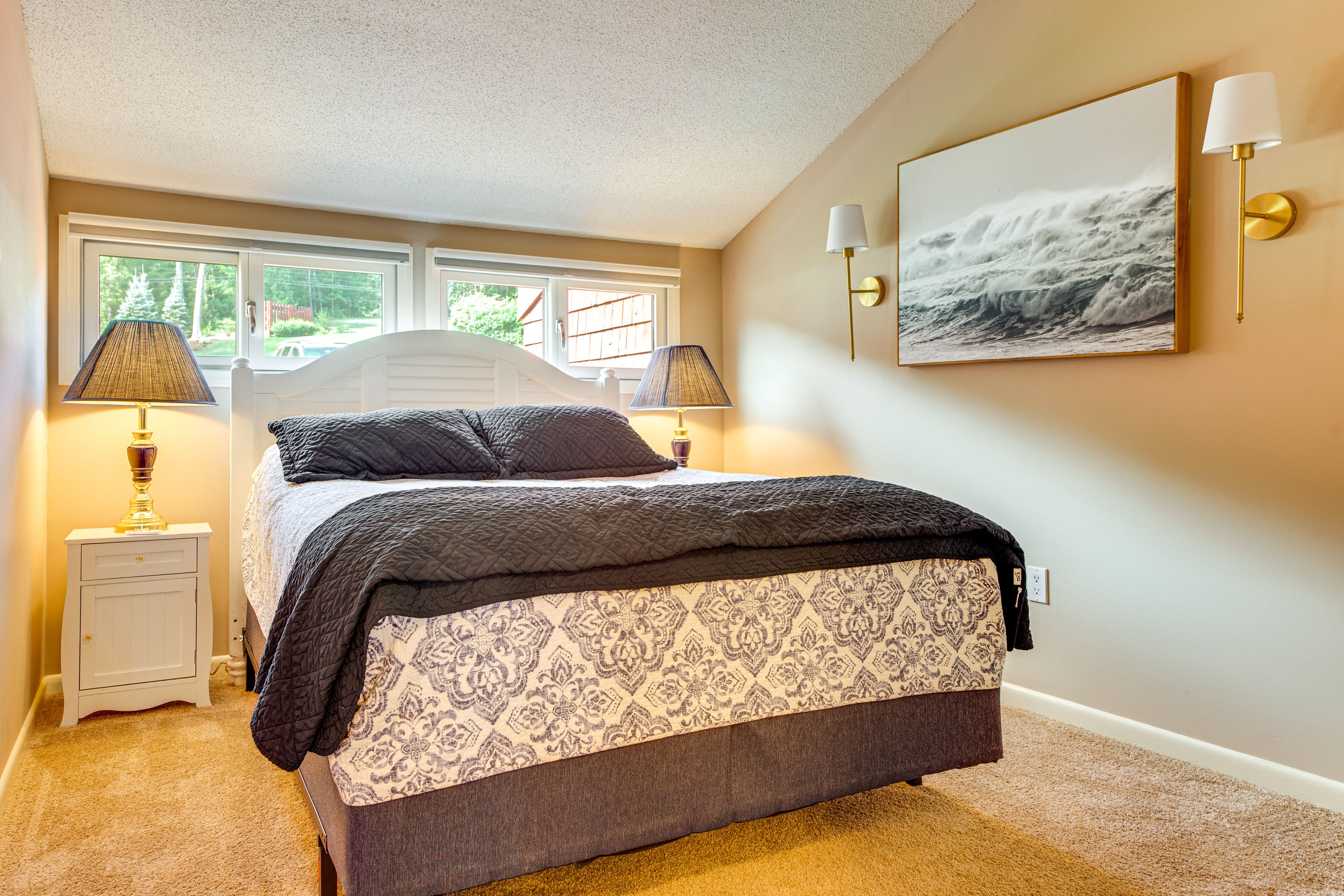 Bedroom 2 | 2nd Floor | Queen Bed | Linens Provided