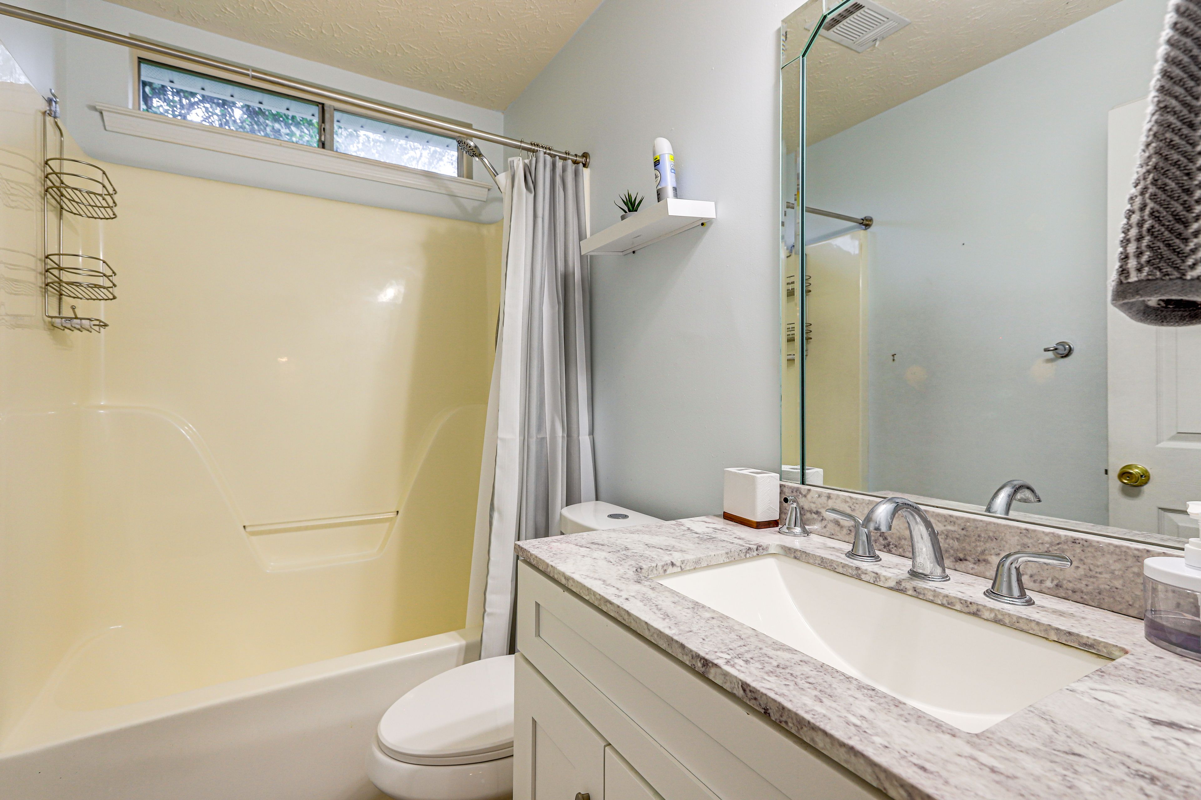Full Bathroom