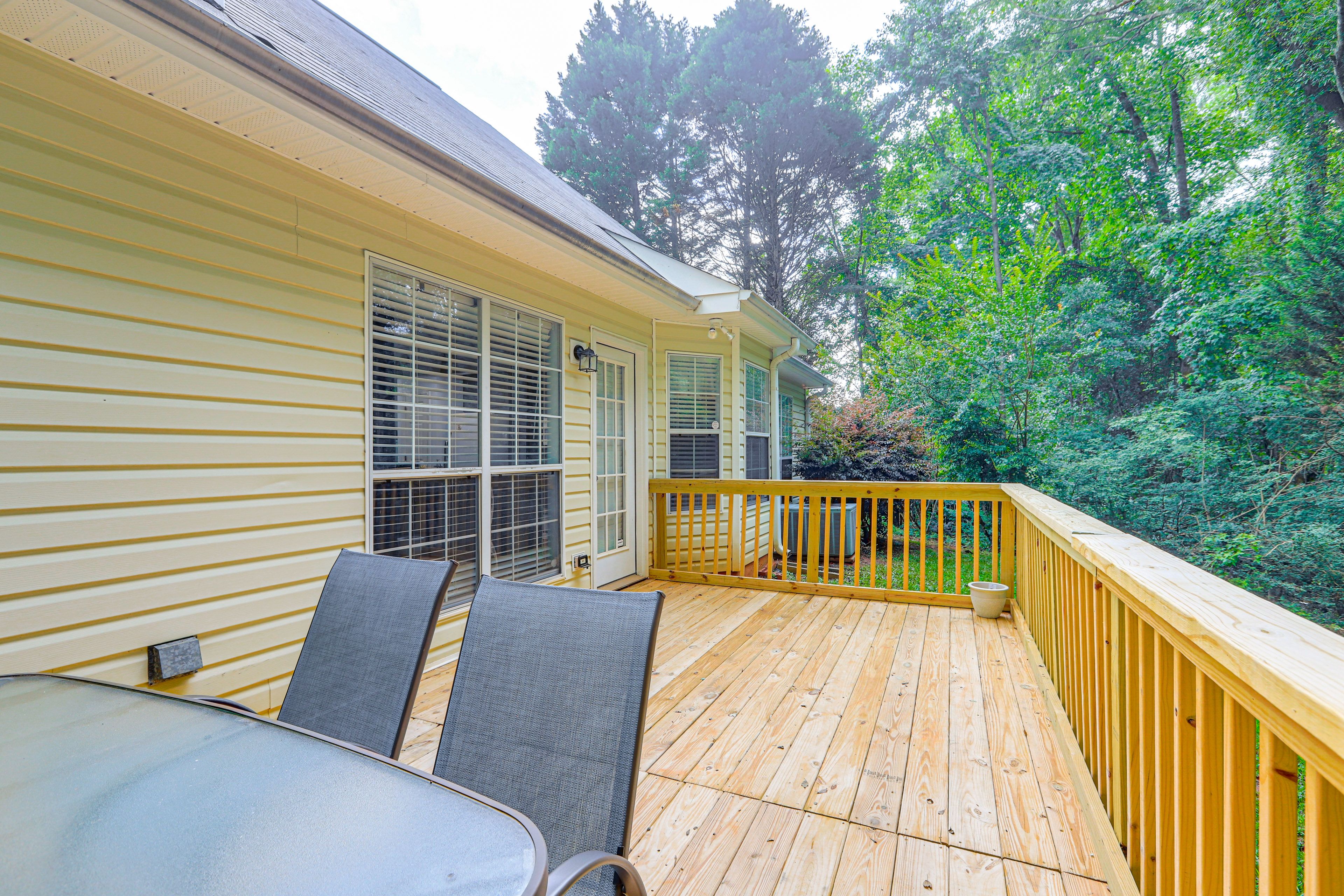 House Exterior | Deck
