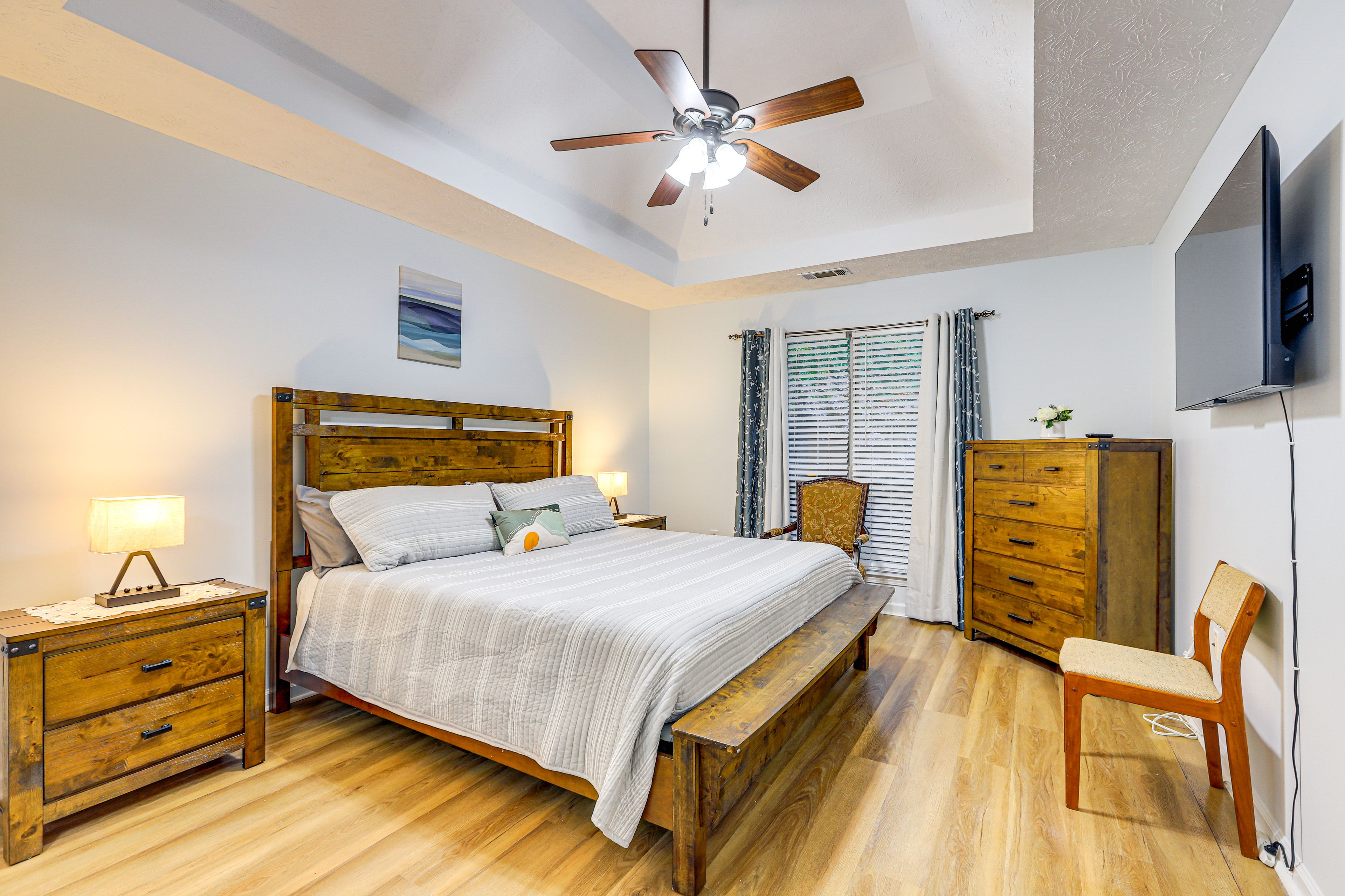 Bedroom 1 | King Bed