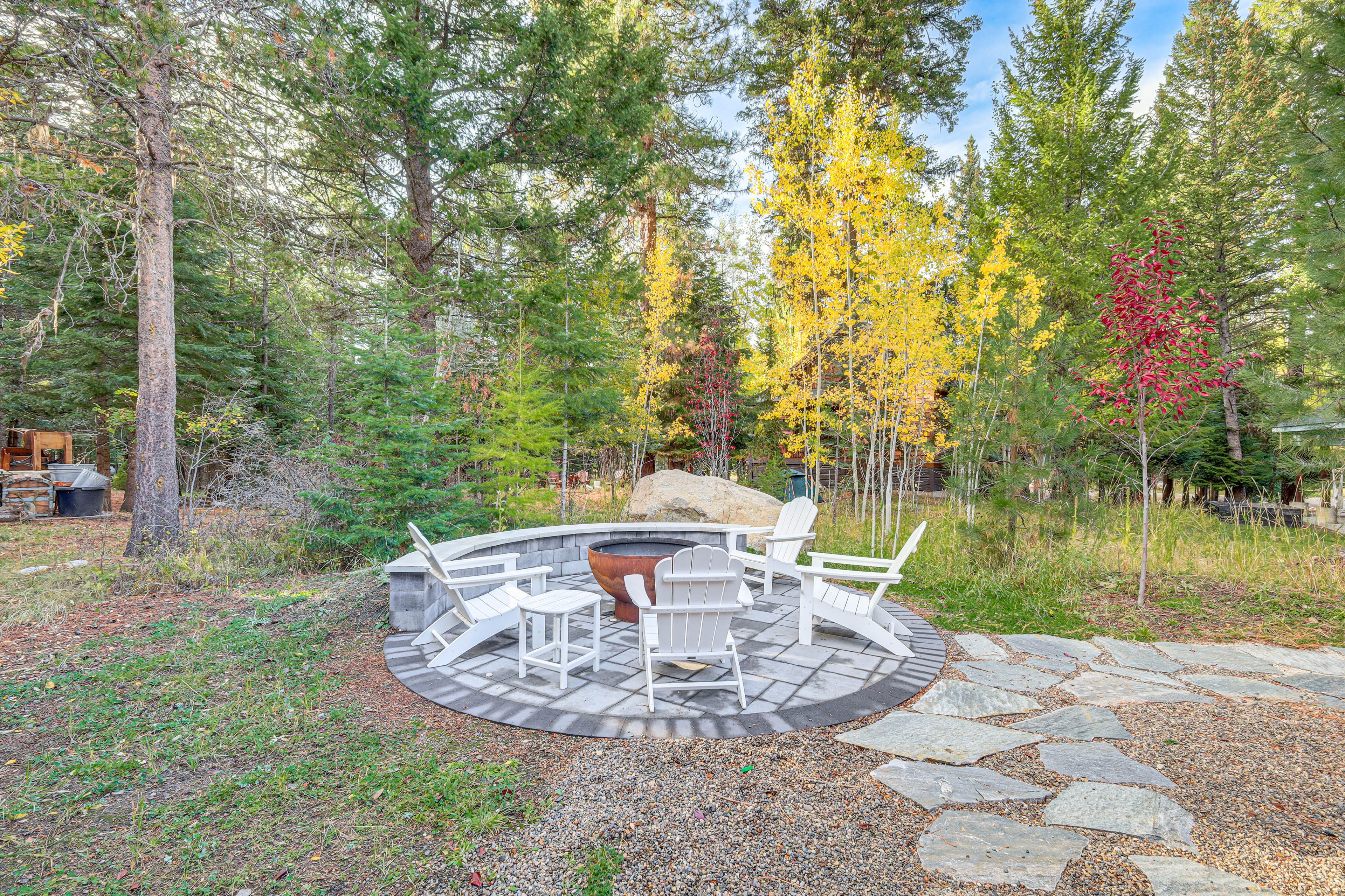 House Exterior | Wood-Burning Fire Pit