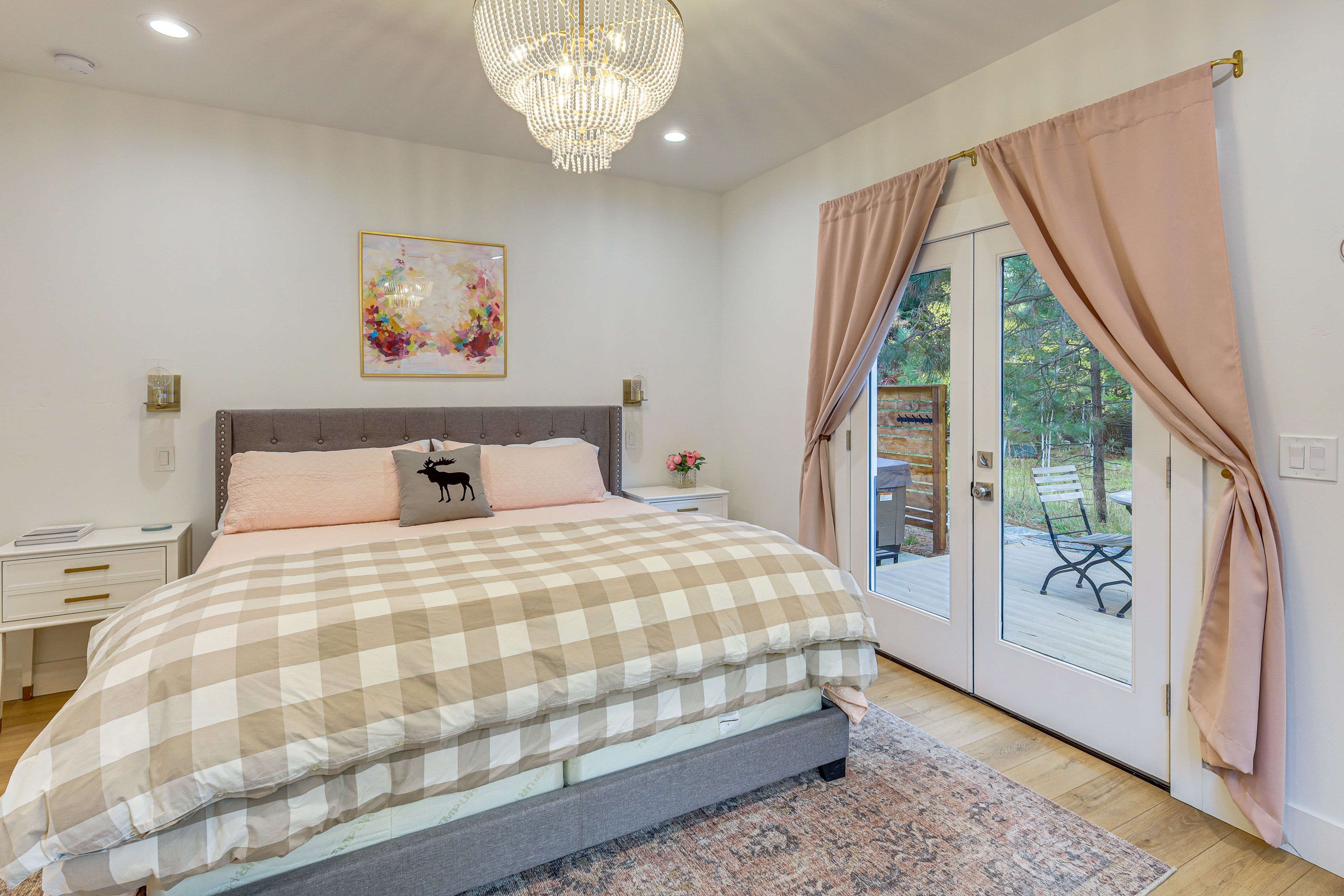 Bedroom 1 | King Bed