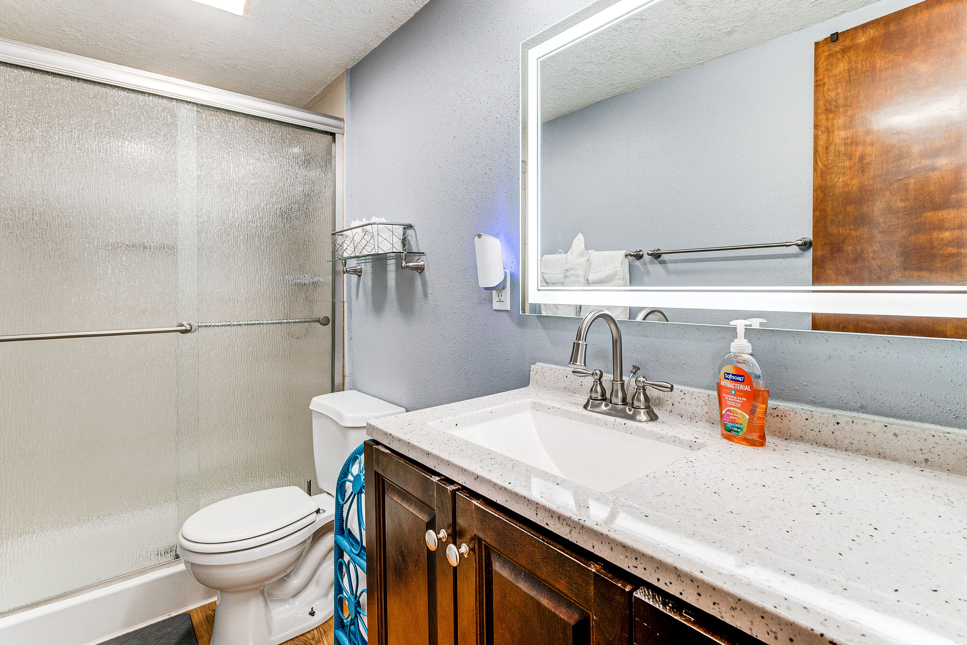 Full Bathroom | 1st Floor