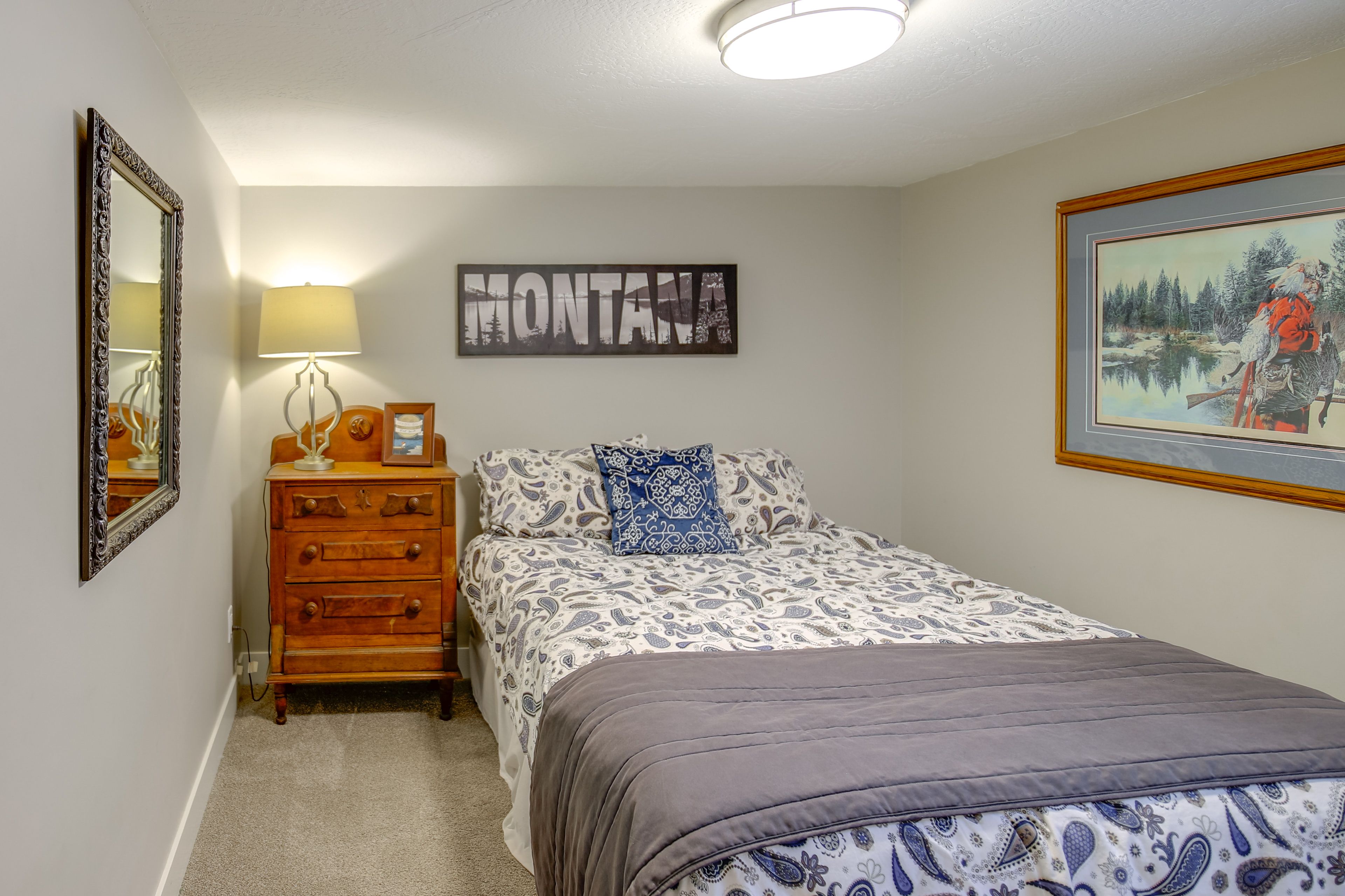 Bedroom 2 | Queen Bed