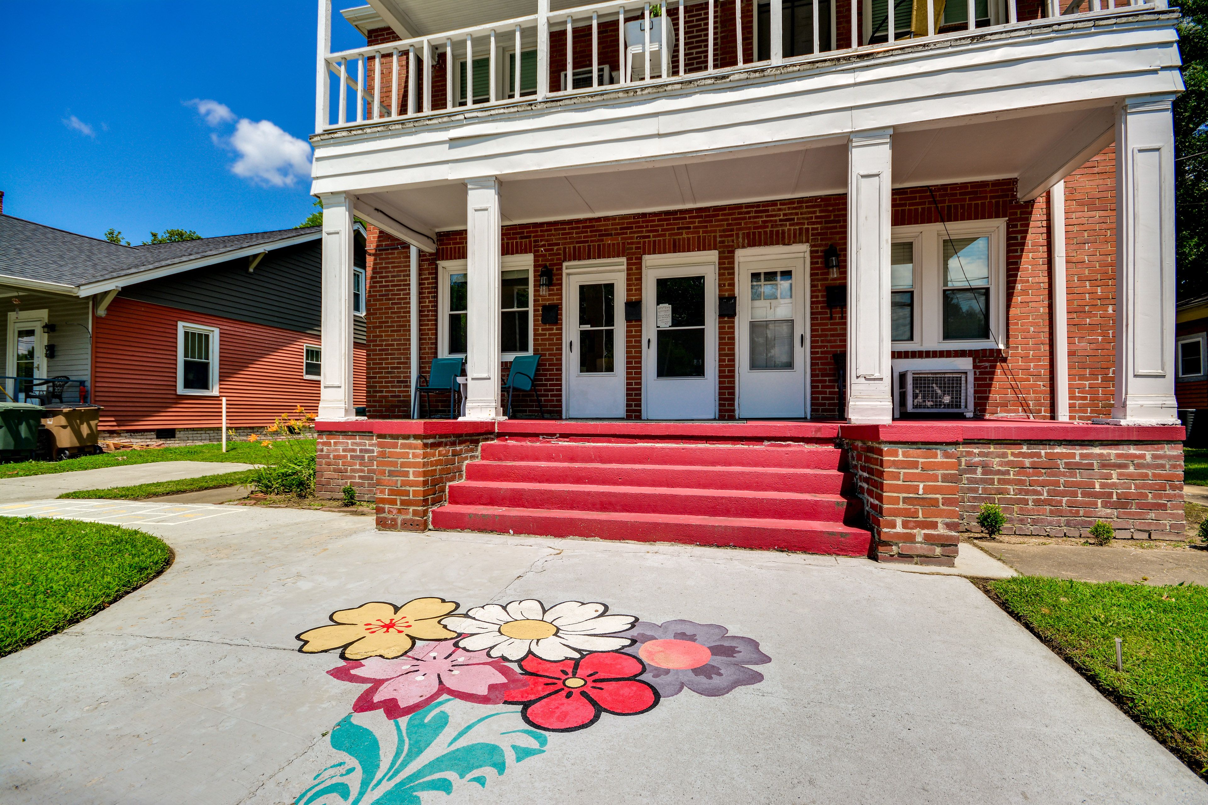 Building Exterior | Single-Story Apartment