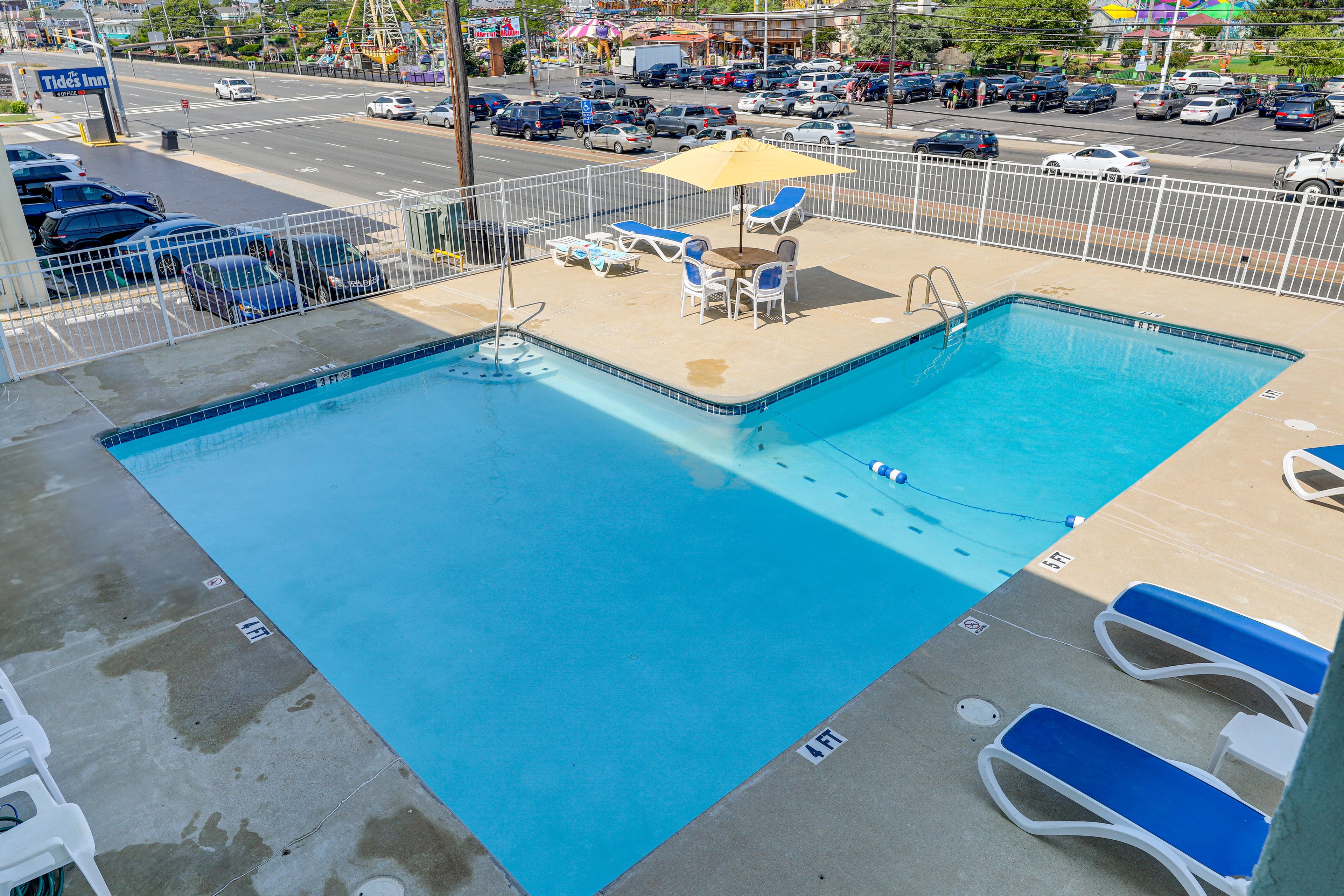 Three Cheers | Community Outdoor Pool