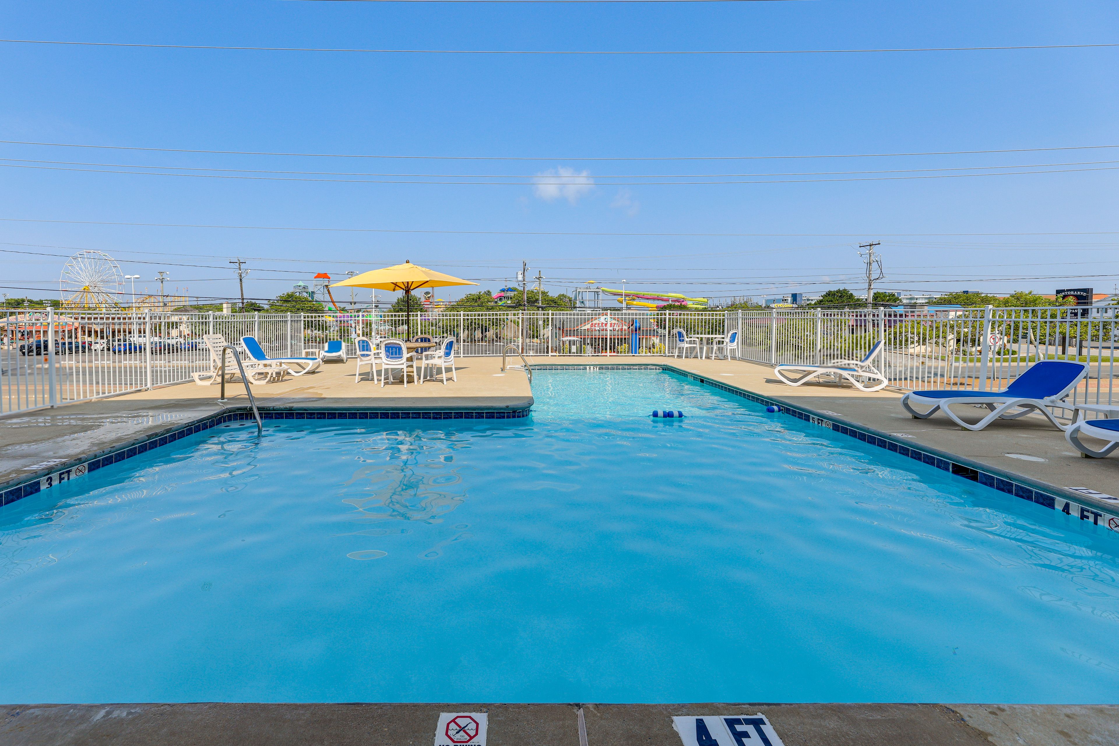 Three Cheers | Community Outdoor Pool