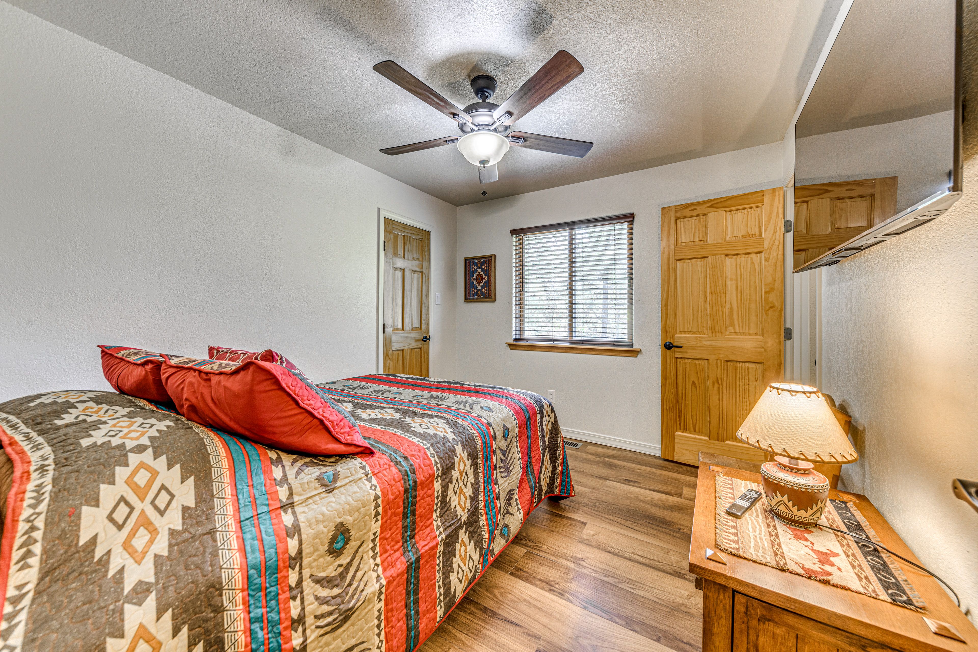 Bedroom 2 | Queen Bed