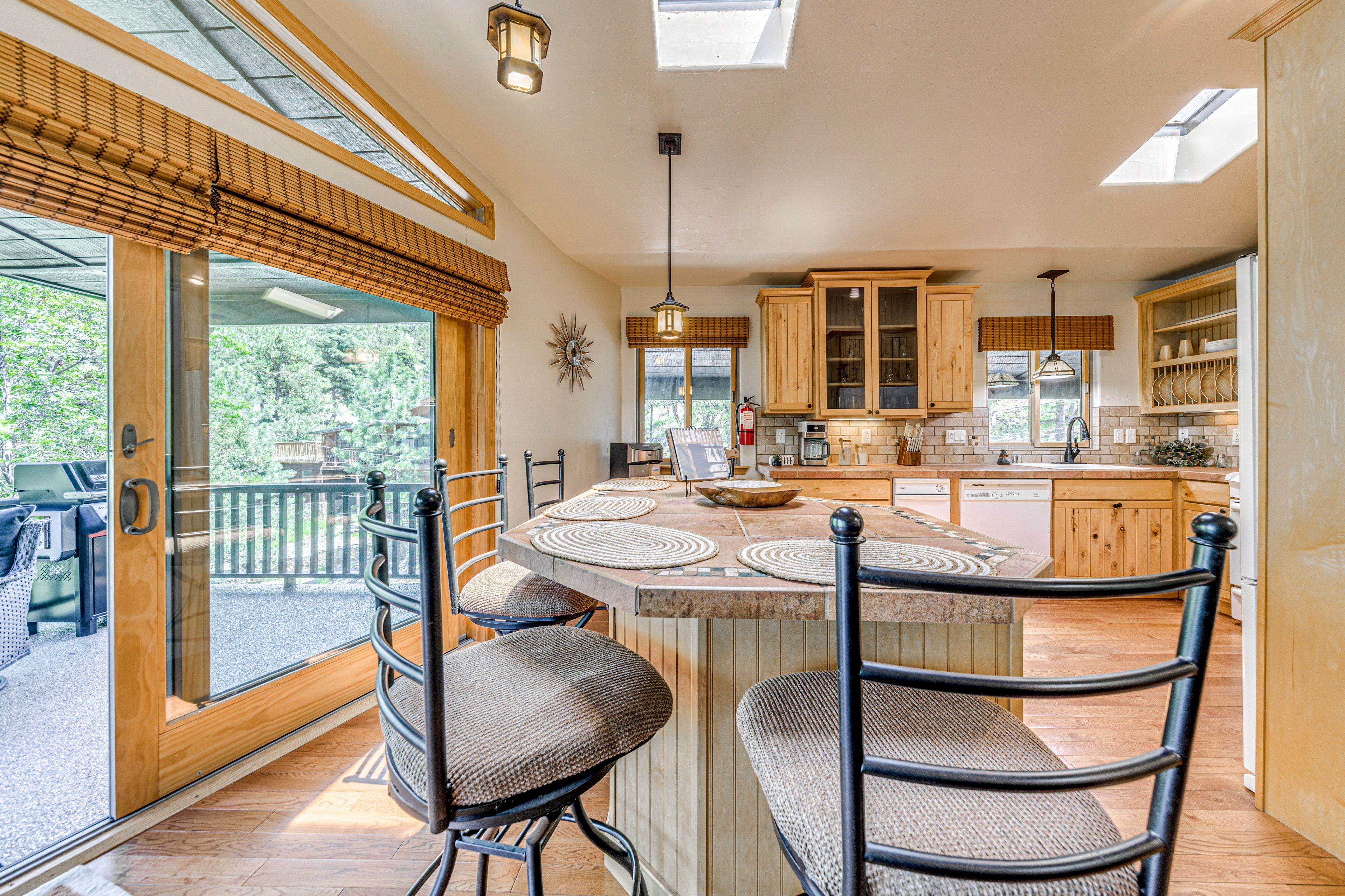 Dining Area | Dishware & Flatware | Central A/C & Heat