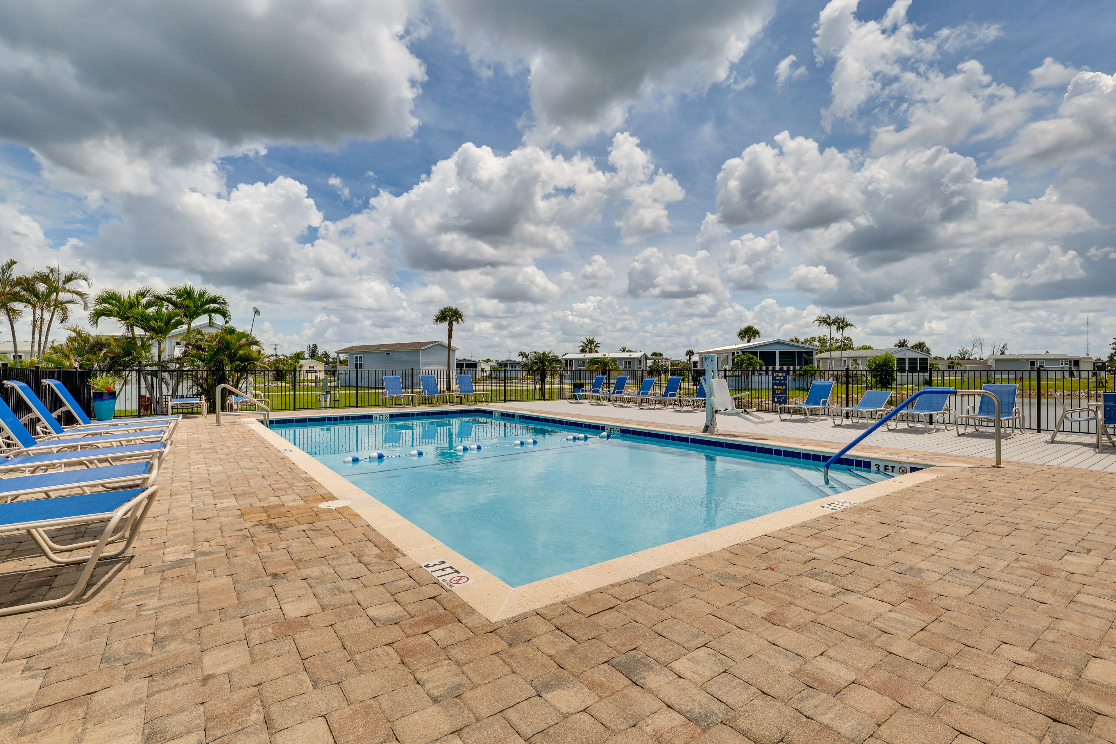Sun Resorts & Residences Community Amenities | Outdoor Pool