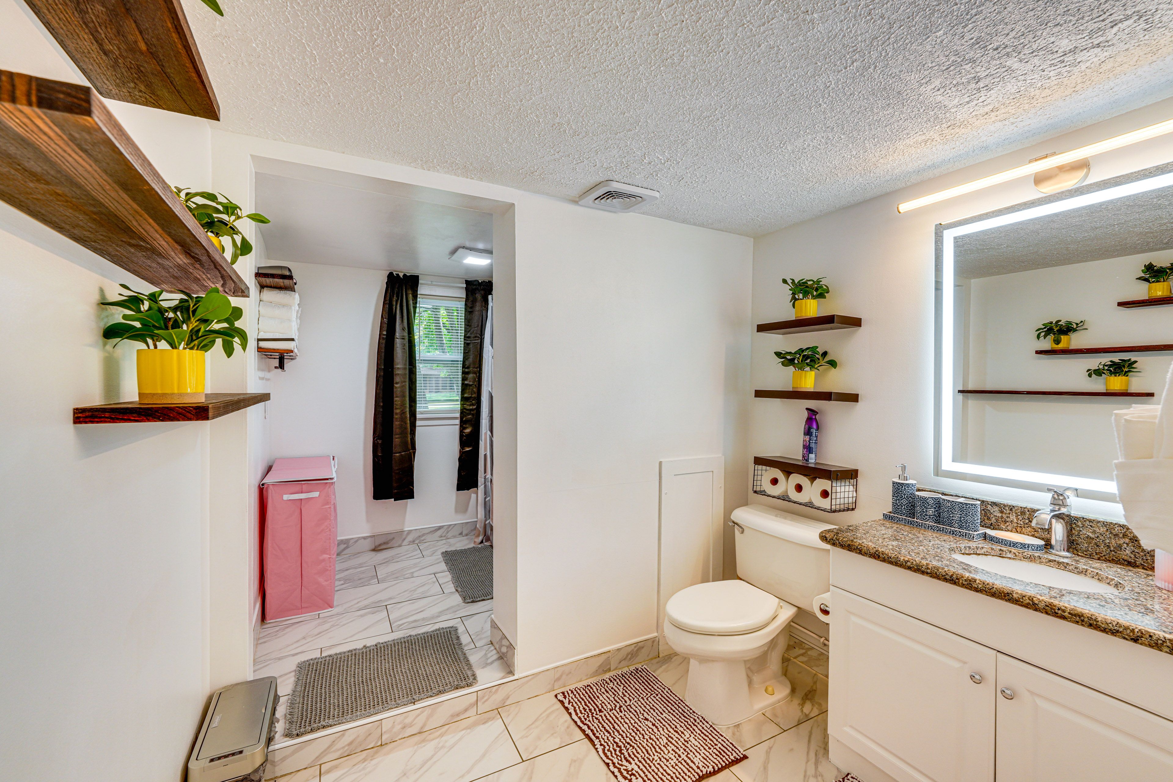 Bathroom | Towels Provided