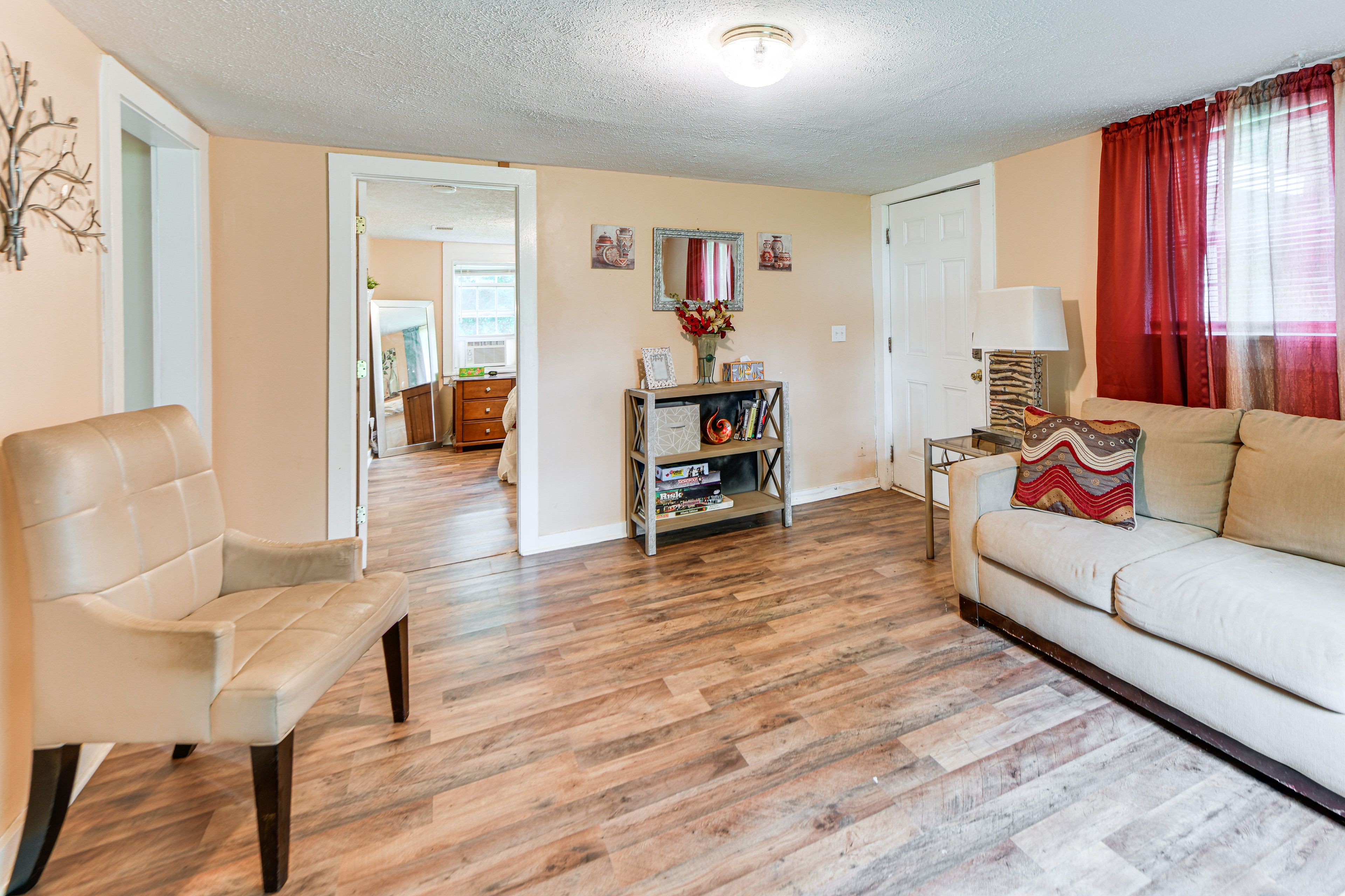 Living Room | Full Sleeper Sofa | Central A/C & Heating | Board Games