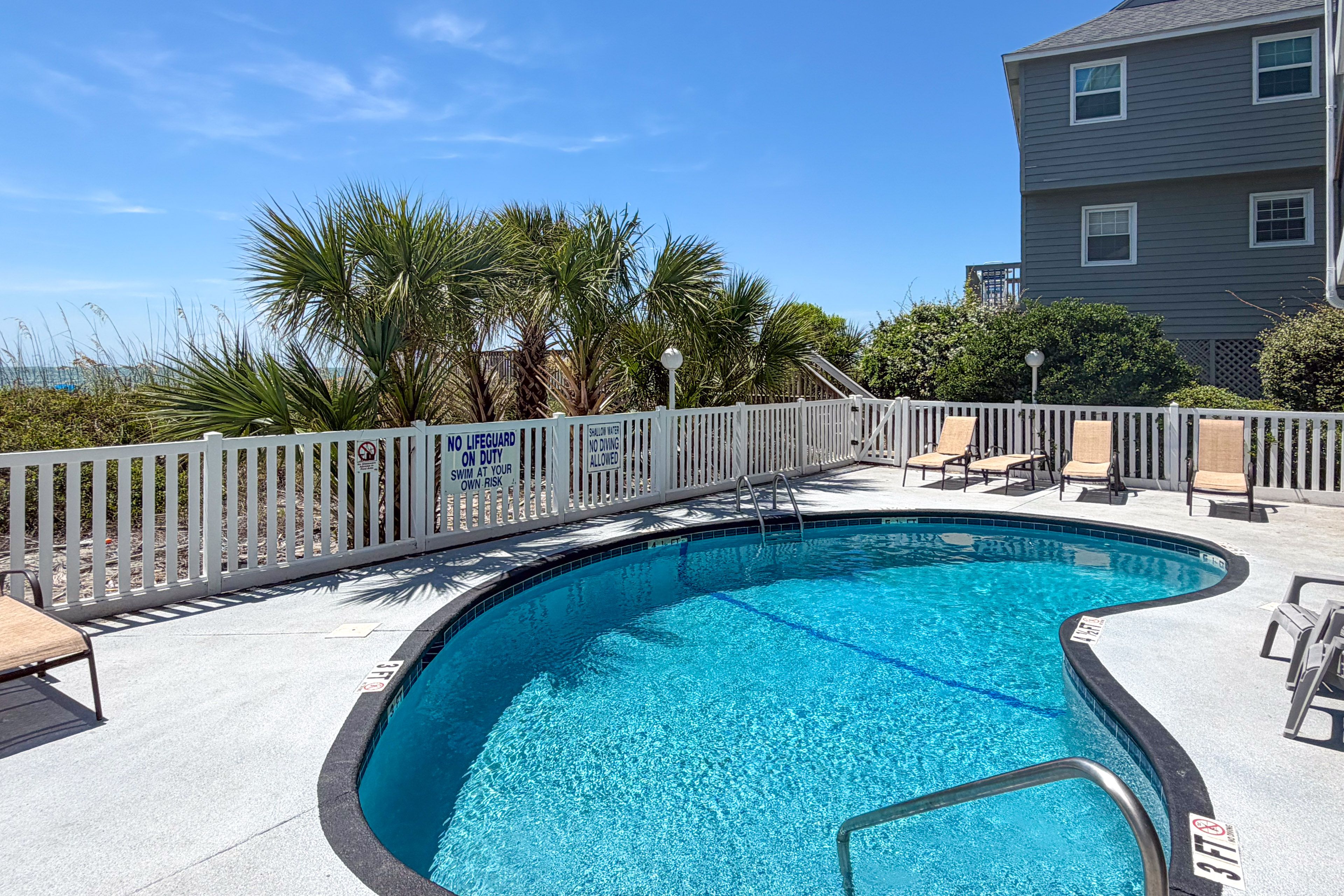 Surfside Landing | Community Pool | Steps to Sand