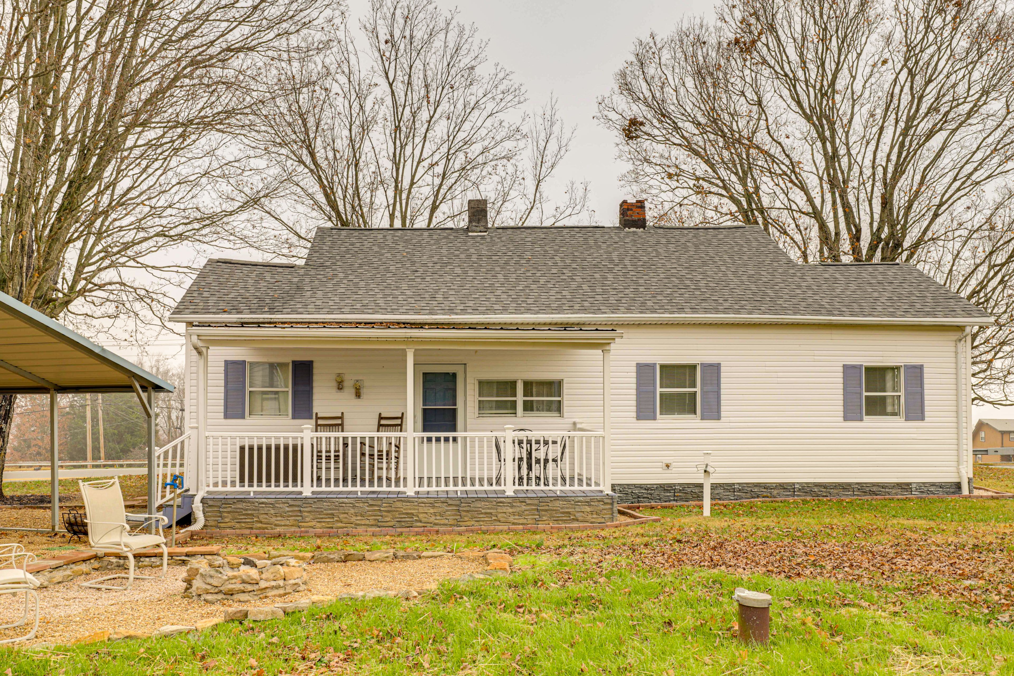 Property Exterior | Fire Pit | Gas Grill | Gravel Driveway (3 Vehicles)