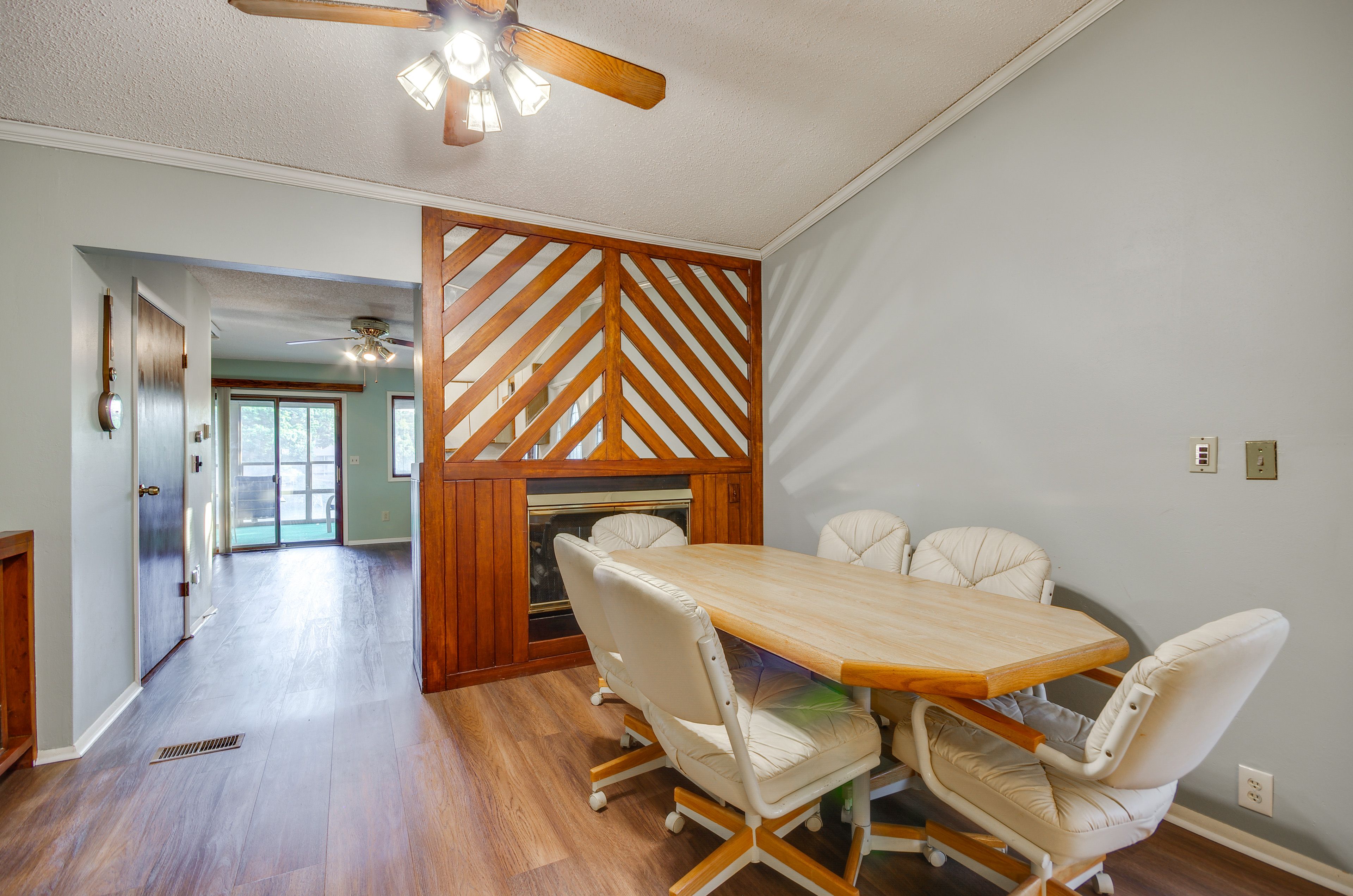 Dining Table | Dishware & Flatware | Main Floor