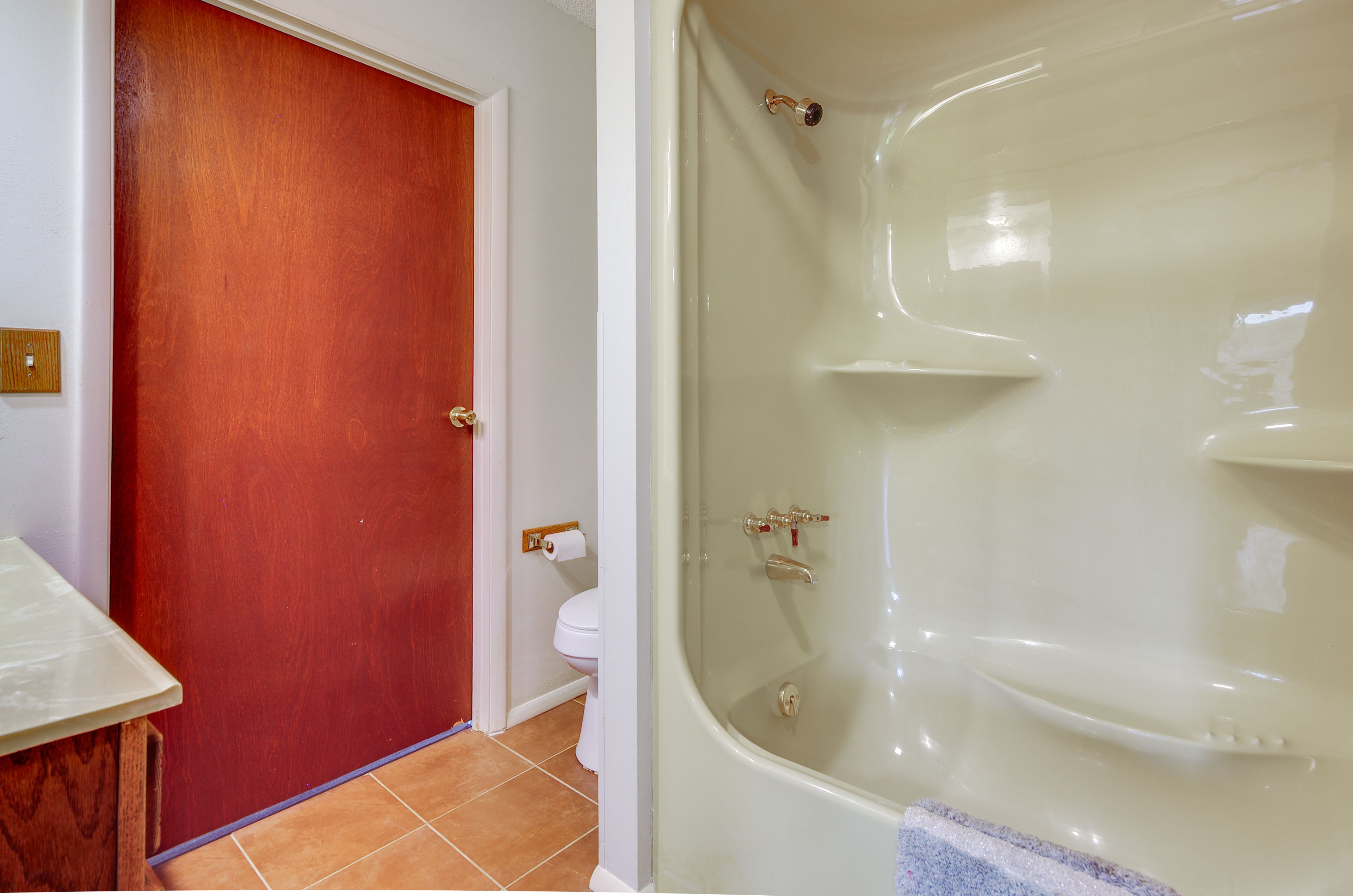 En-Suite Bathroom | Main Floor