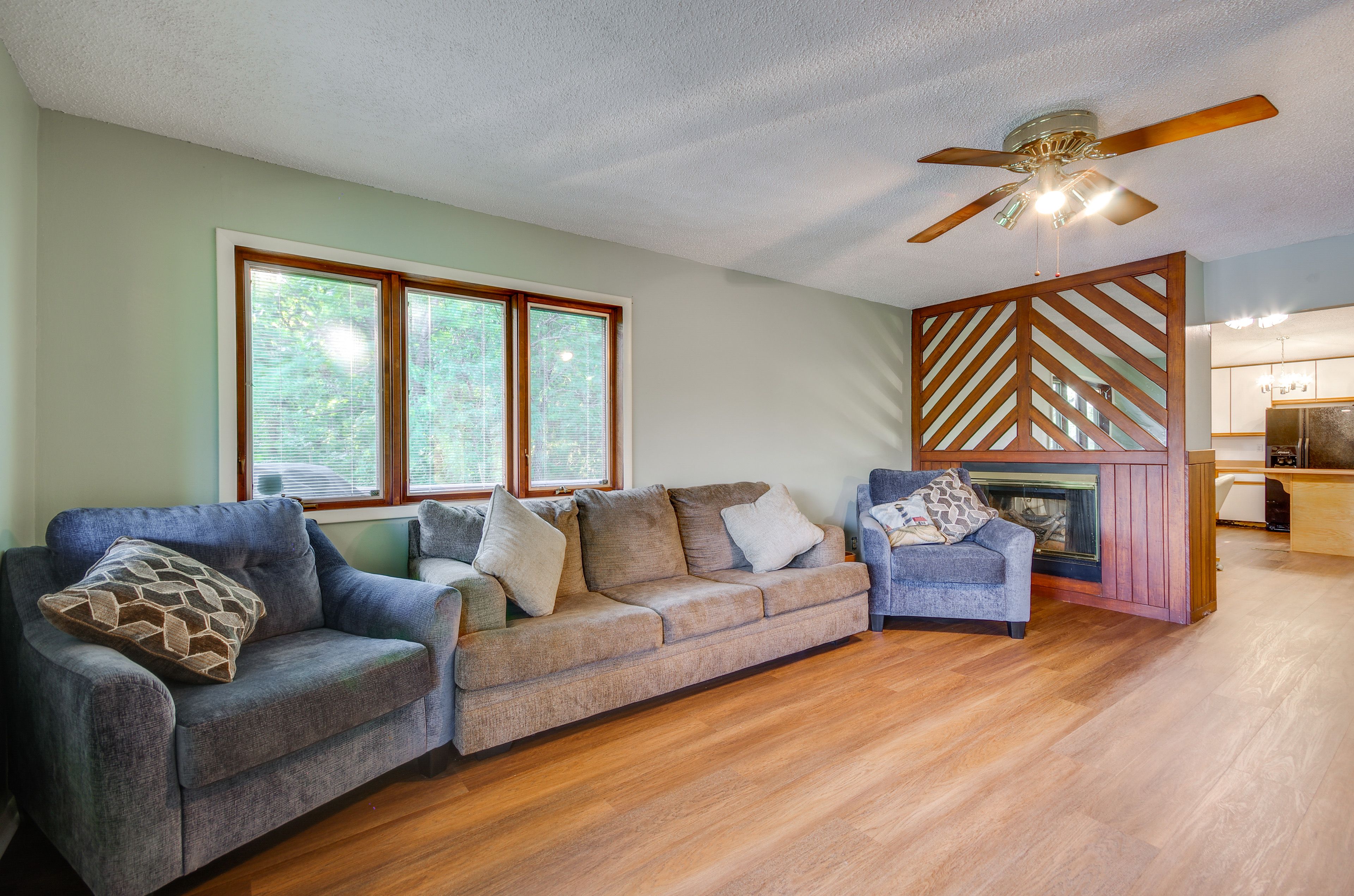 Living Room | Queen Sleeper Sofa | Free WiFi | Central A/C & Heat | Main Floor