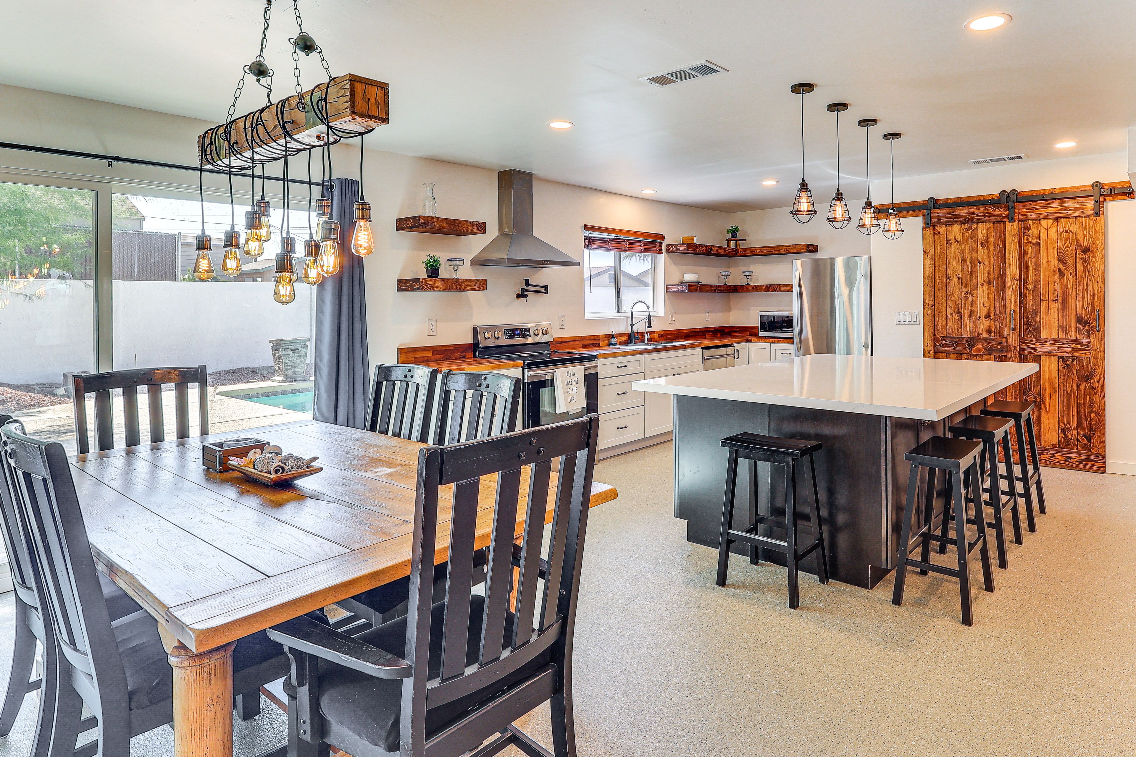 Dining Table | Breakfast Bar | Kitchen