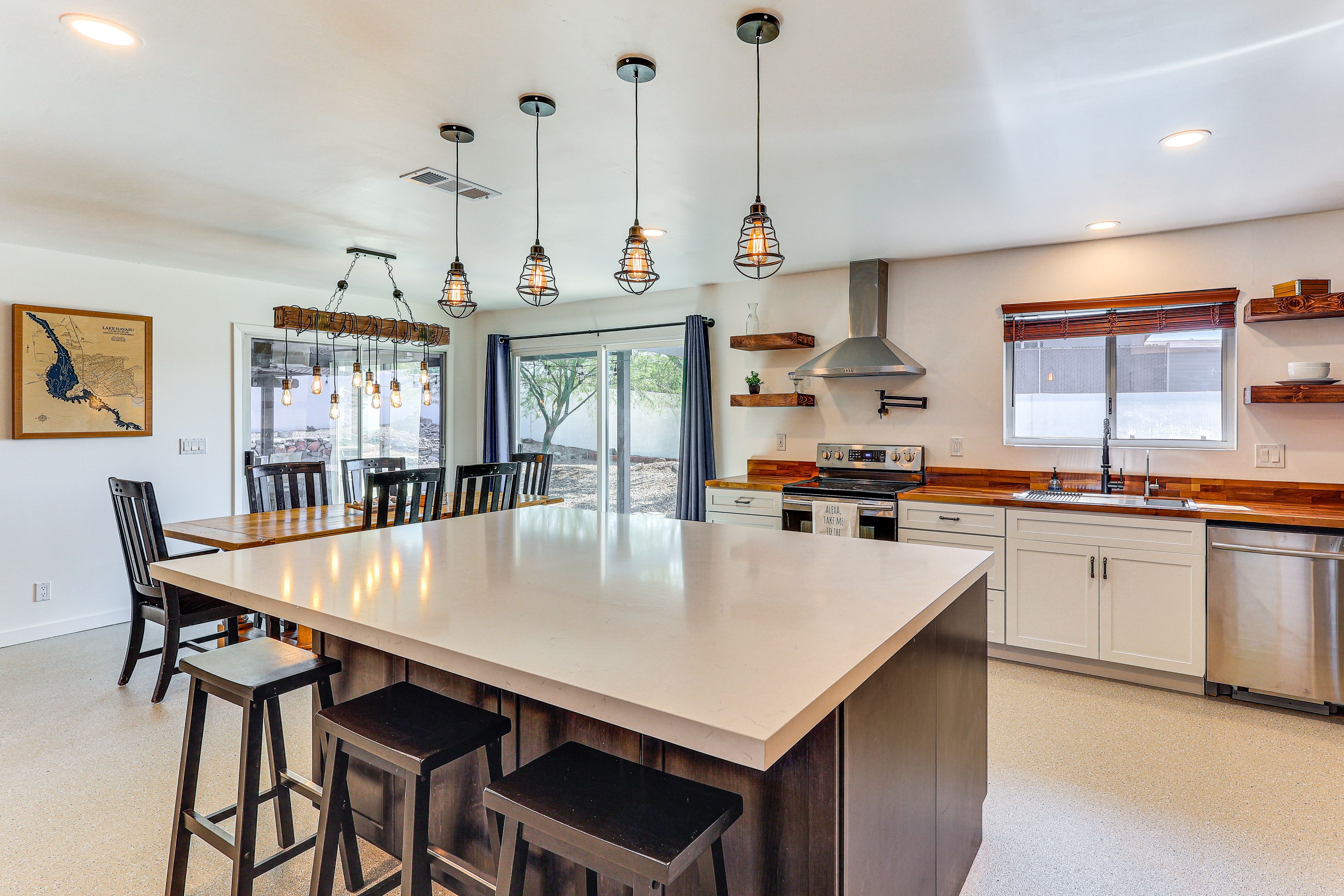 Dining Area | Dishware/Flatware