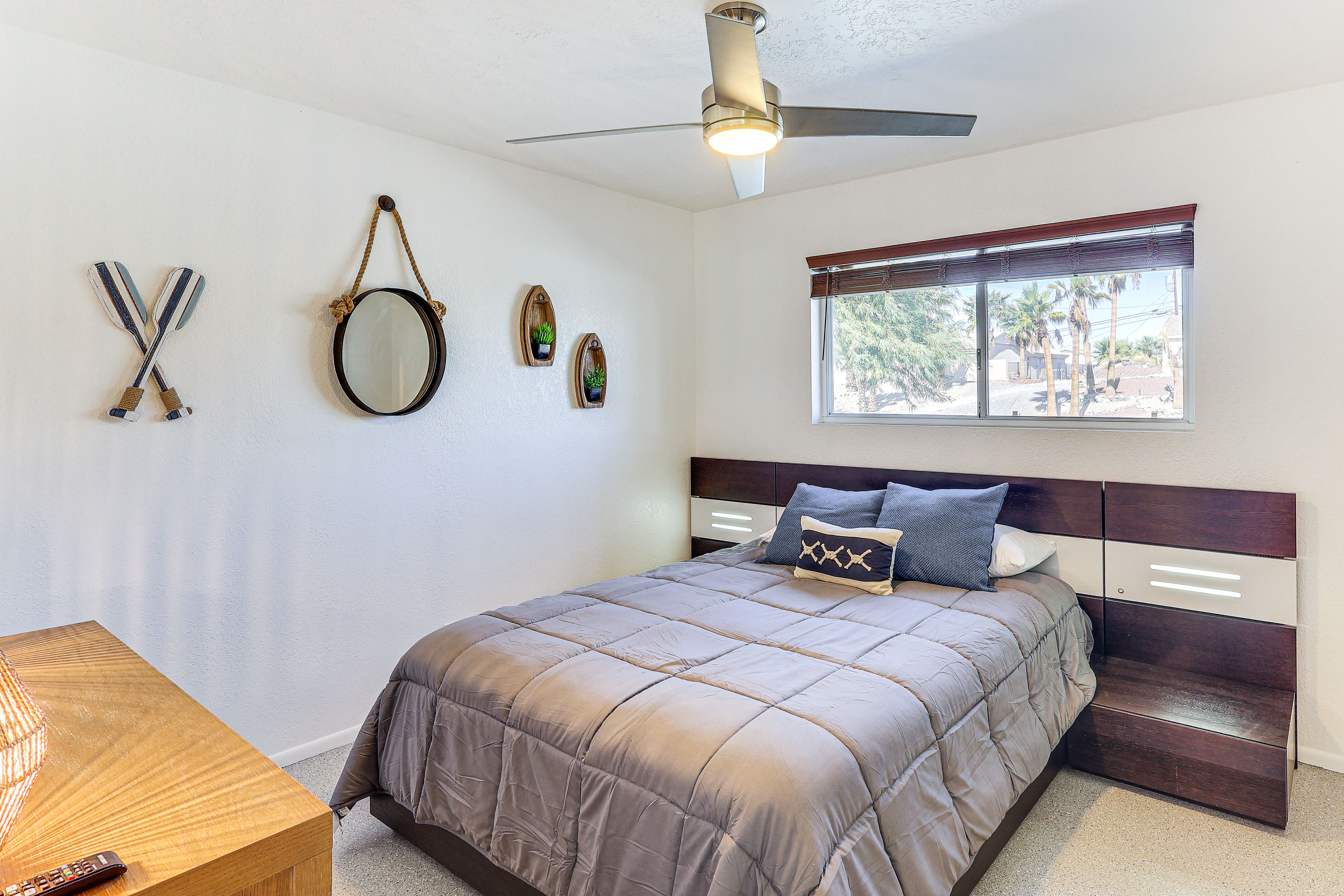 Bedroom 1 | Queen Bed | Smart TV
