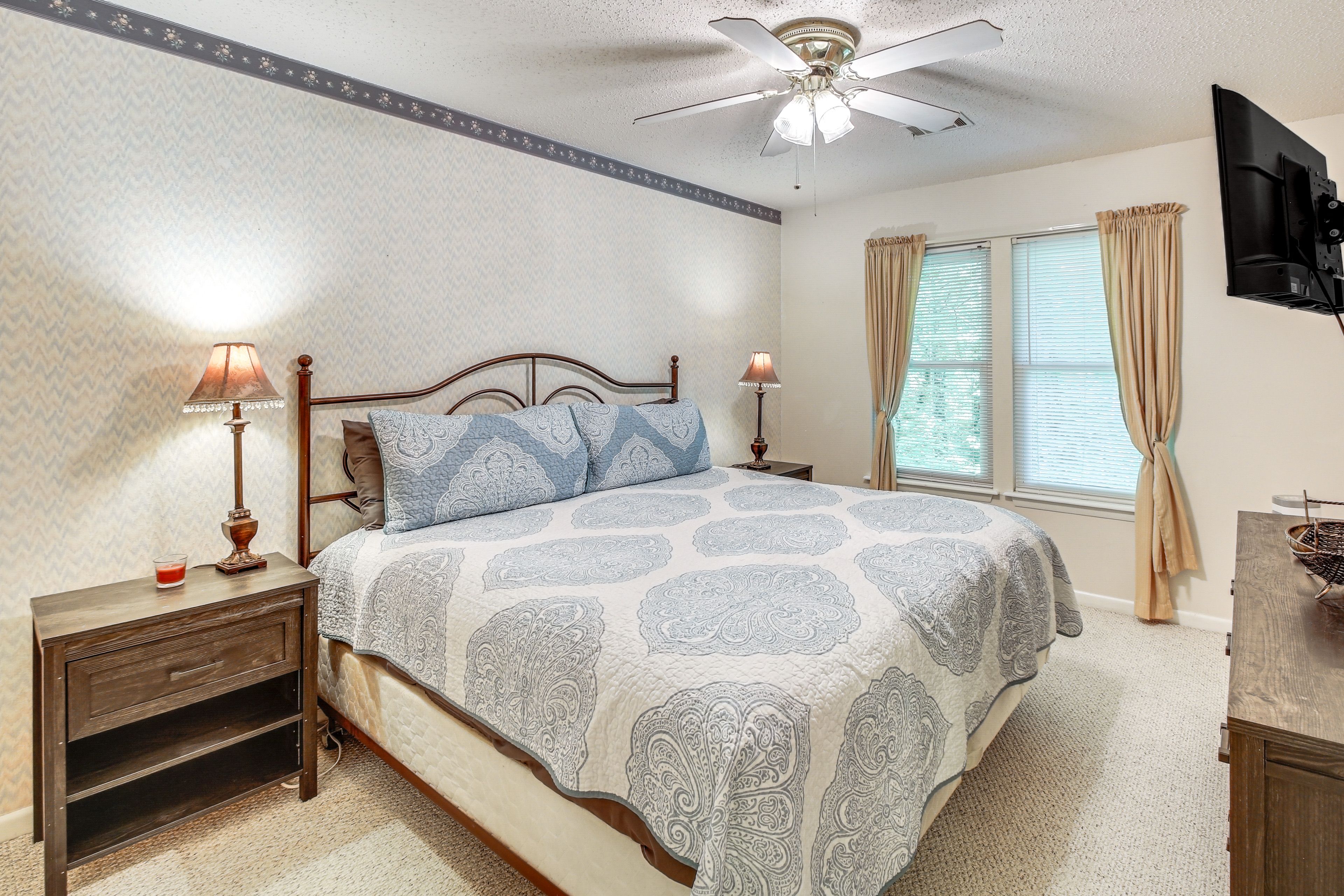 Bedroom 1 | King Bed | 2nd Floor