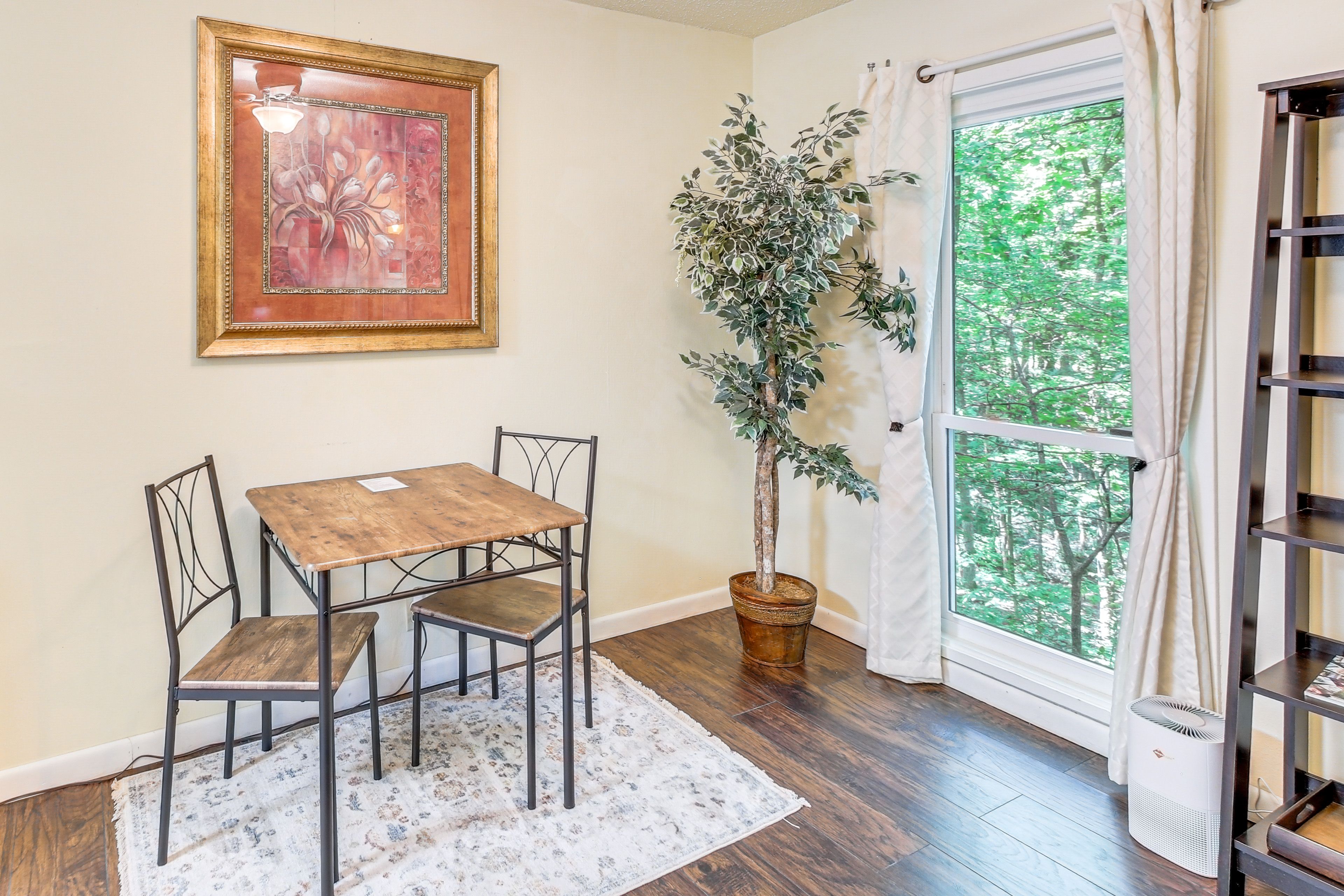 Dining Area | 1st Floor