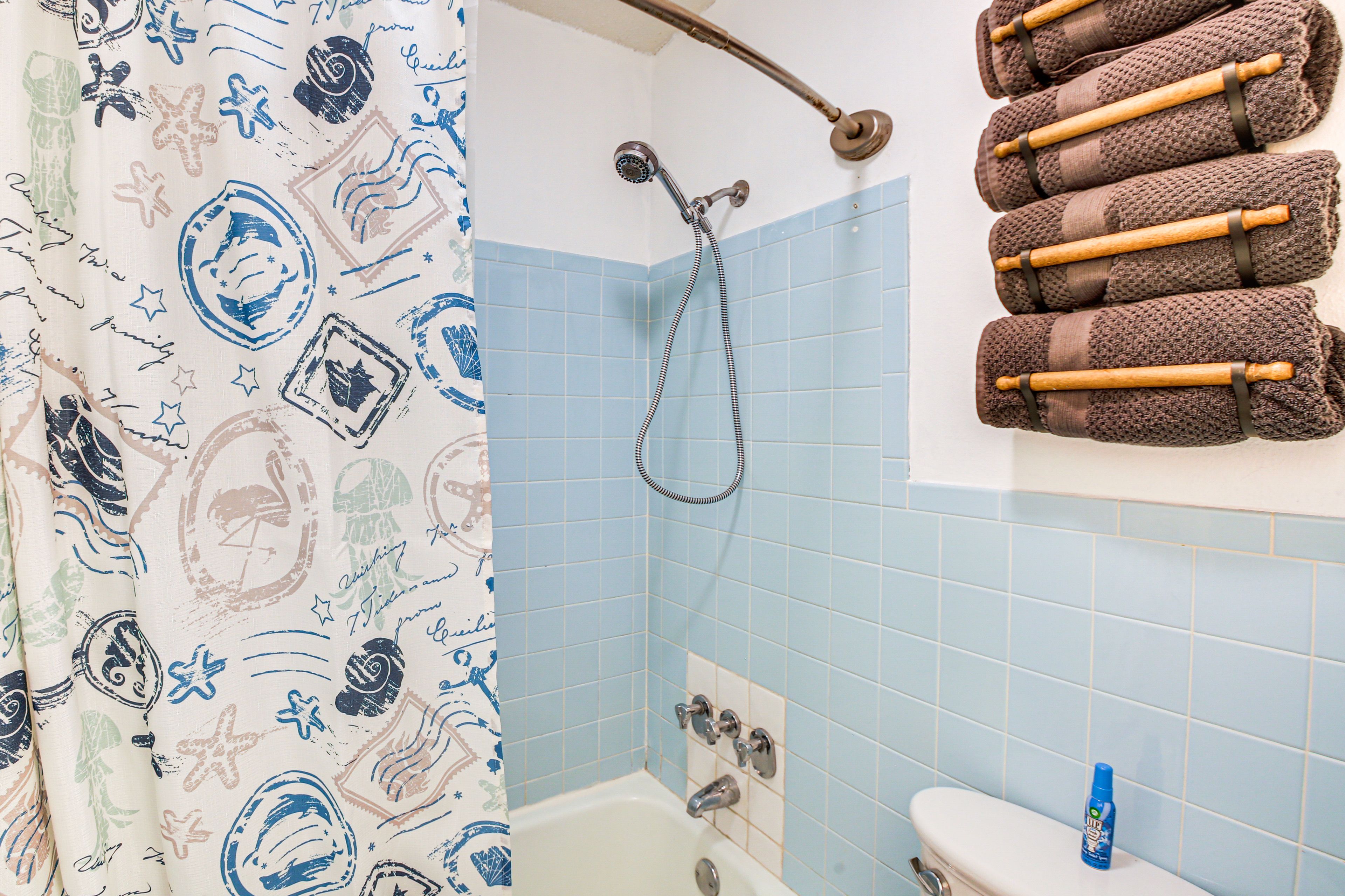 Full Bathroom | 2nd Floor