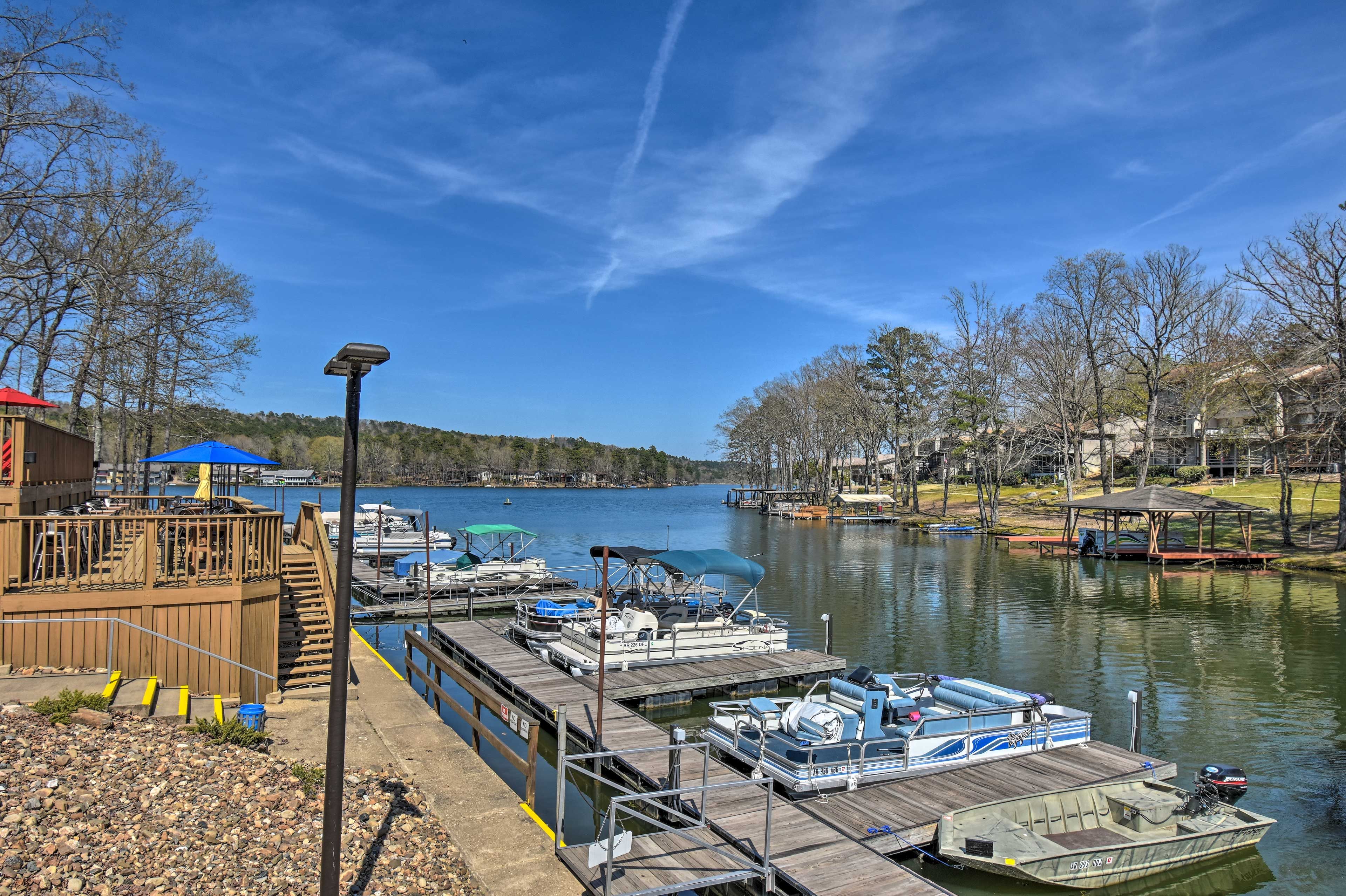 Community Amenities | Lake DeSoto Marina & Restaurant | 1 Mi Away