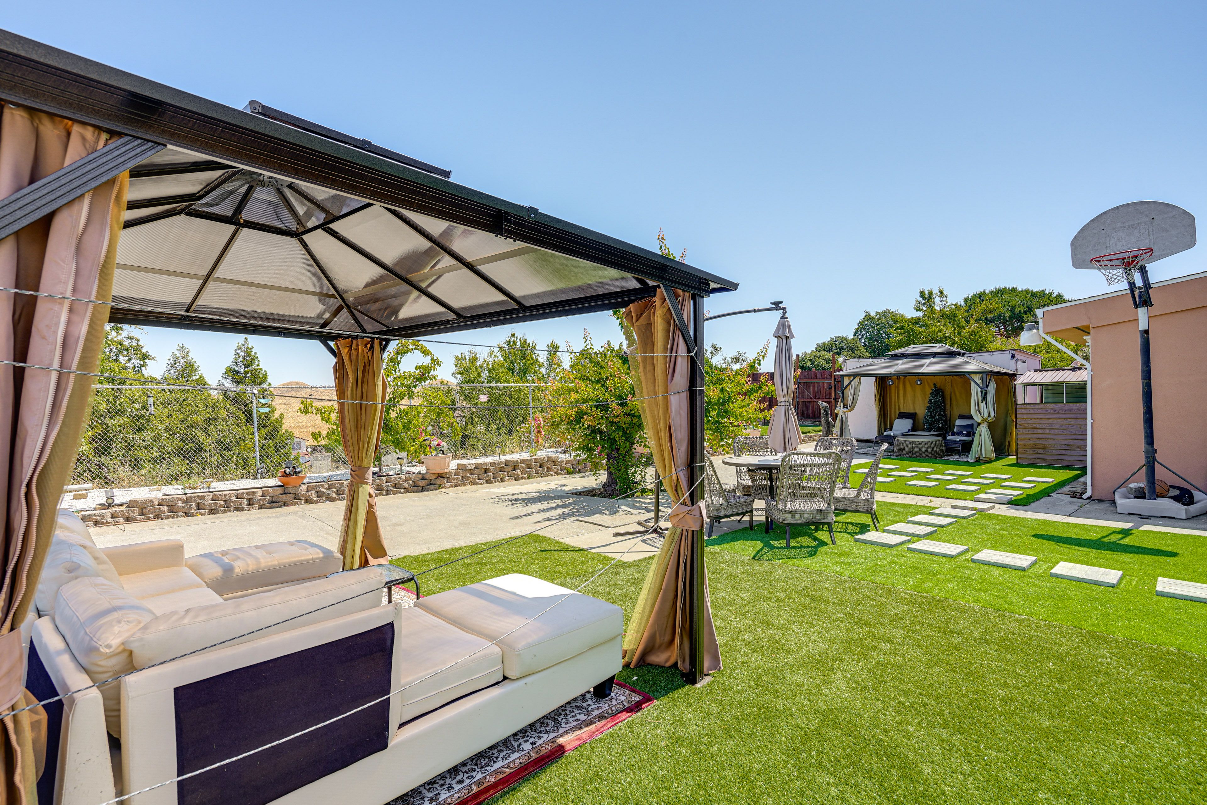 Hercules Vacation Rental | 3BR | 4BA | 2,000 Sq Ft | Stairs Required