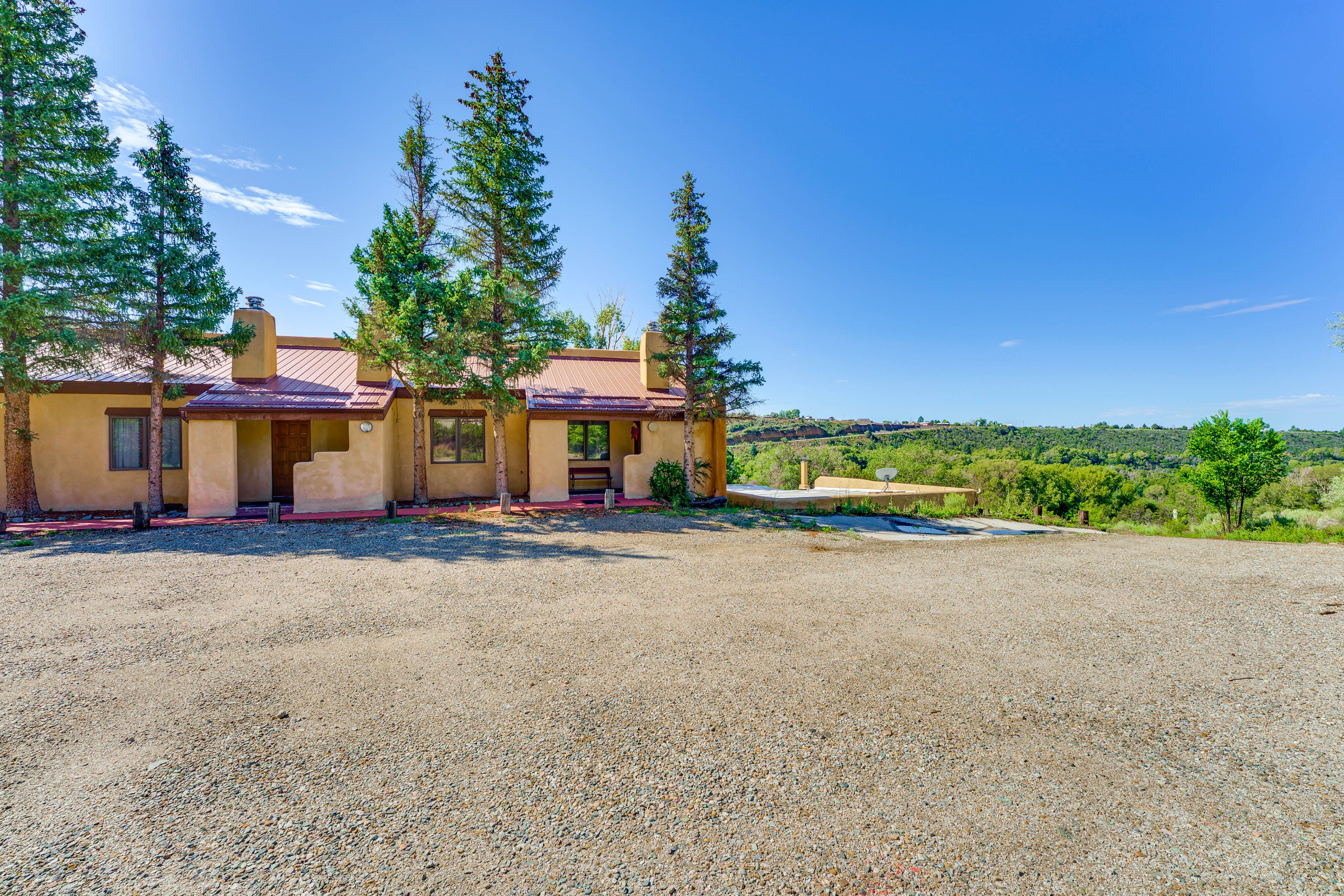 Parking | Gravel Parking Lot (4 Vehicles)