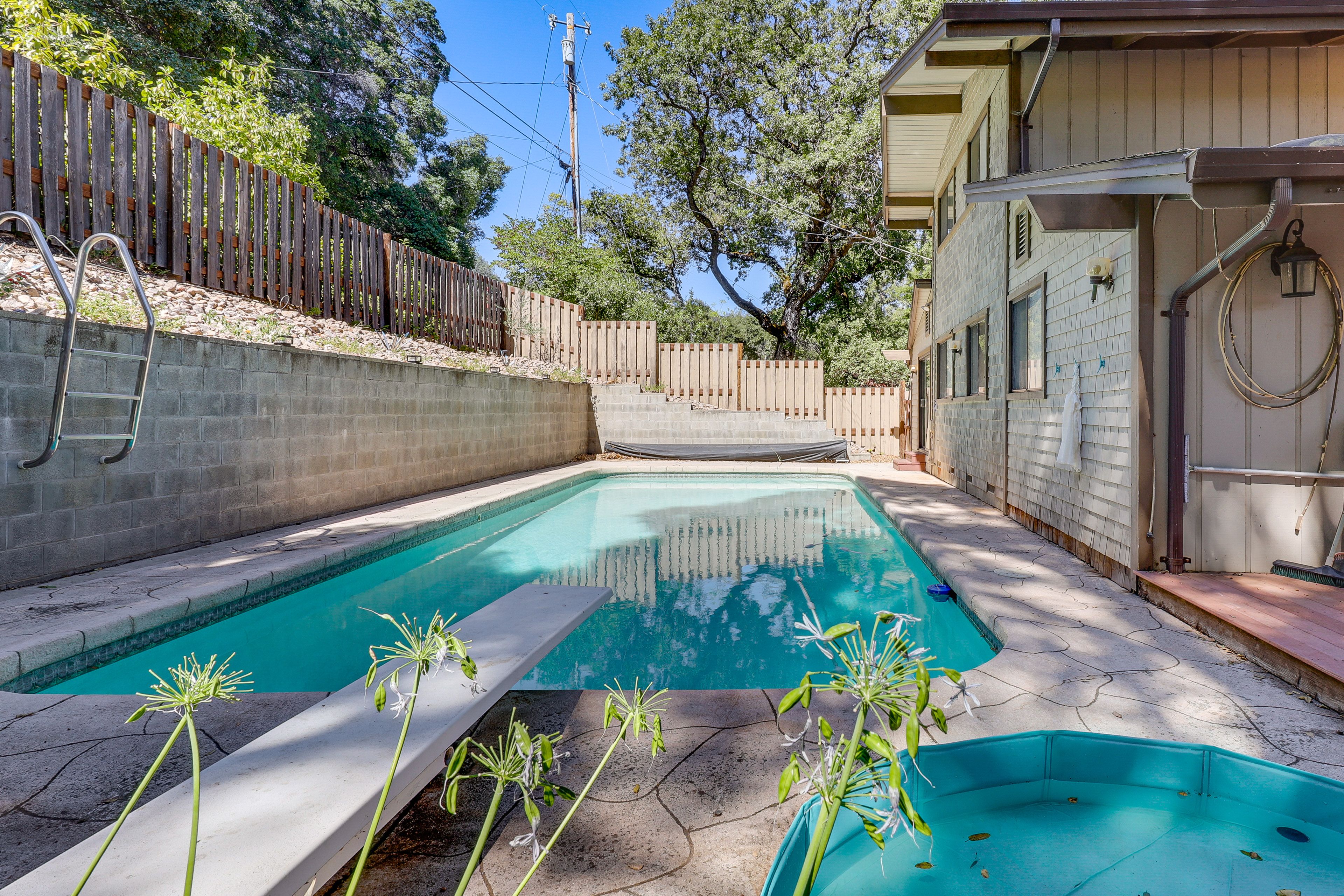 Pool (Unheated) | Gas Grill