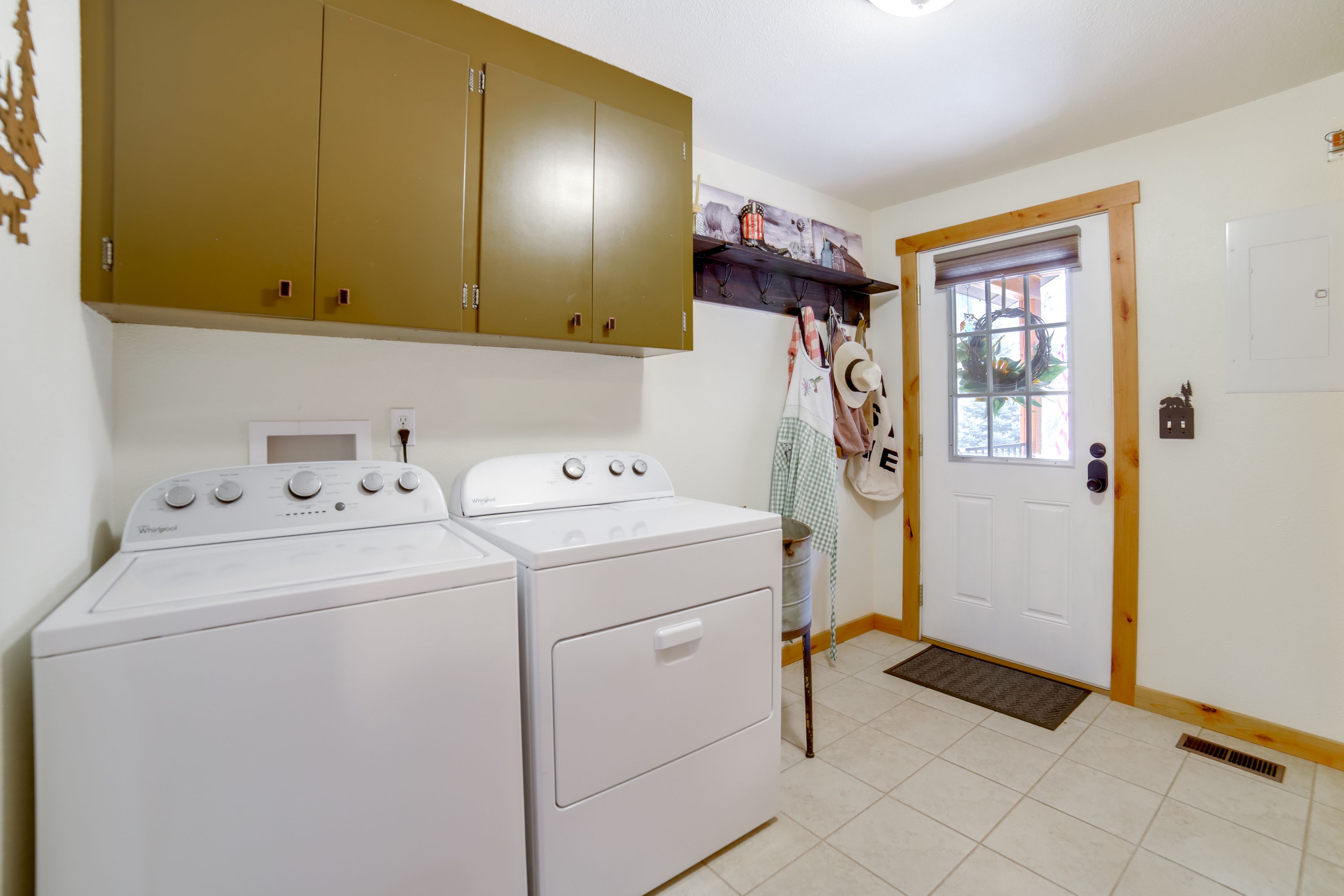 Laundry Room | Main Level