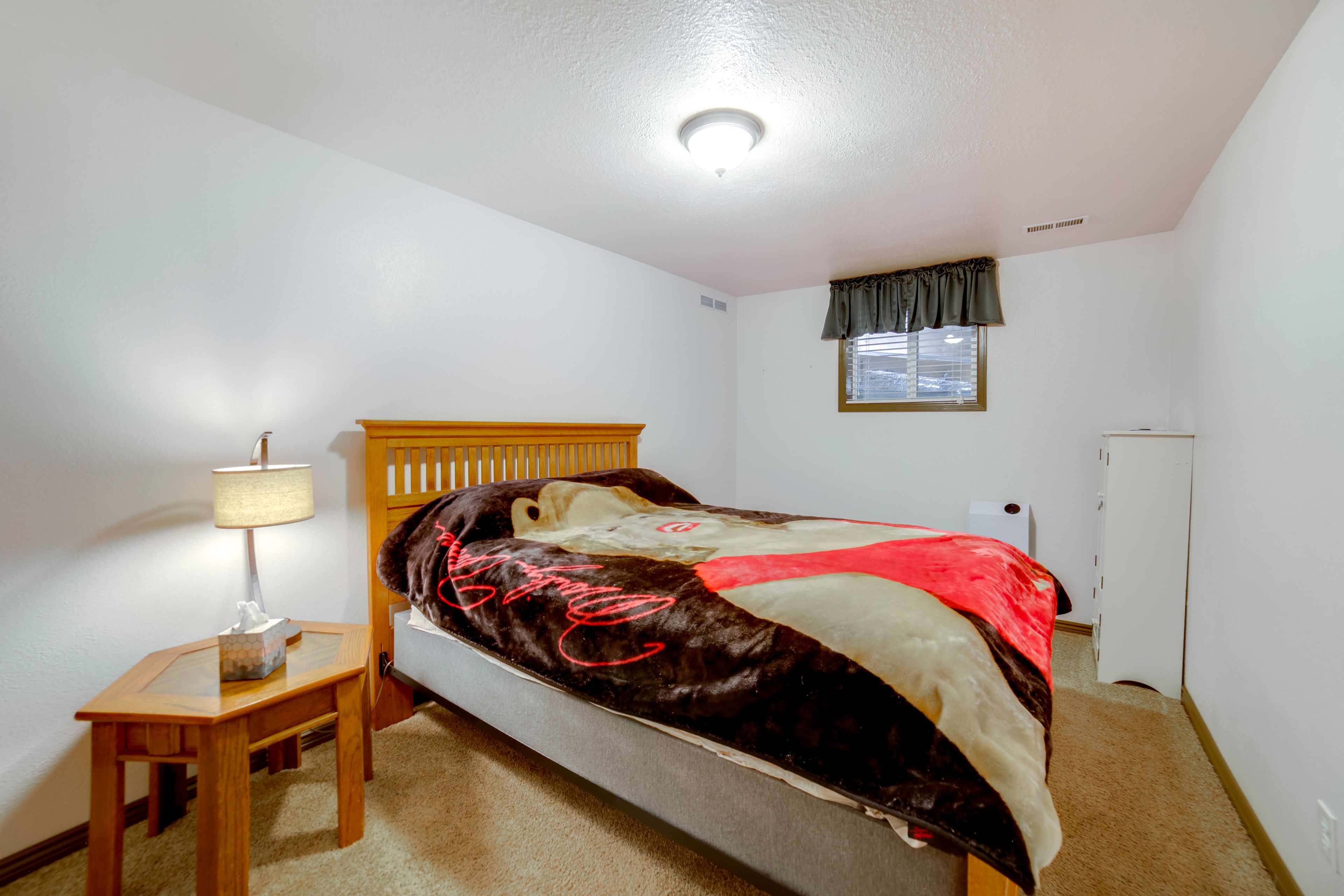 Bedroom 4 | Lower Level | Queen Bed