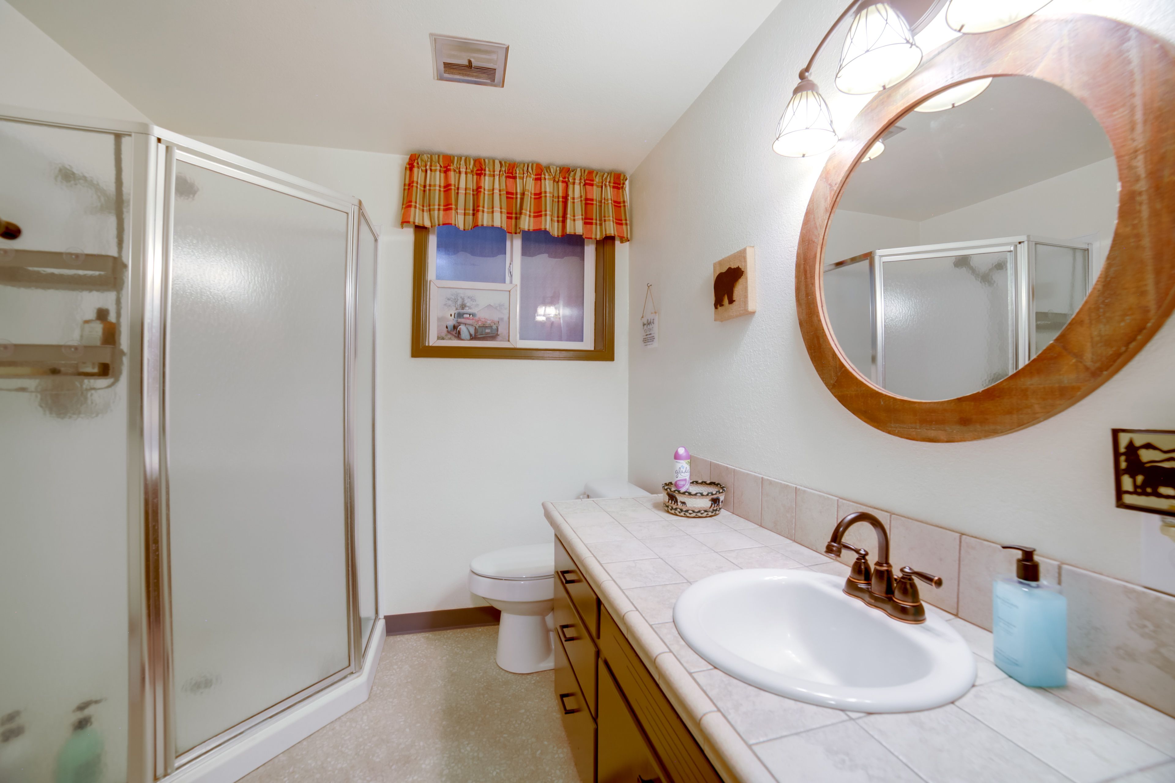 Full Bathroom | Lower Level | Complimentary Toiletries