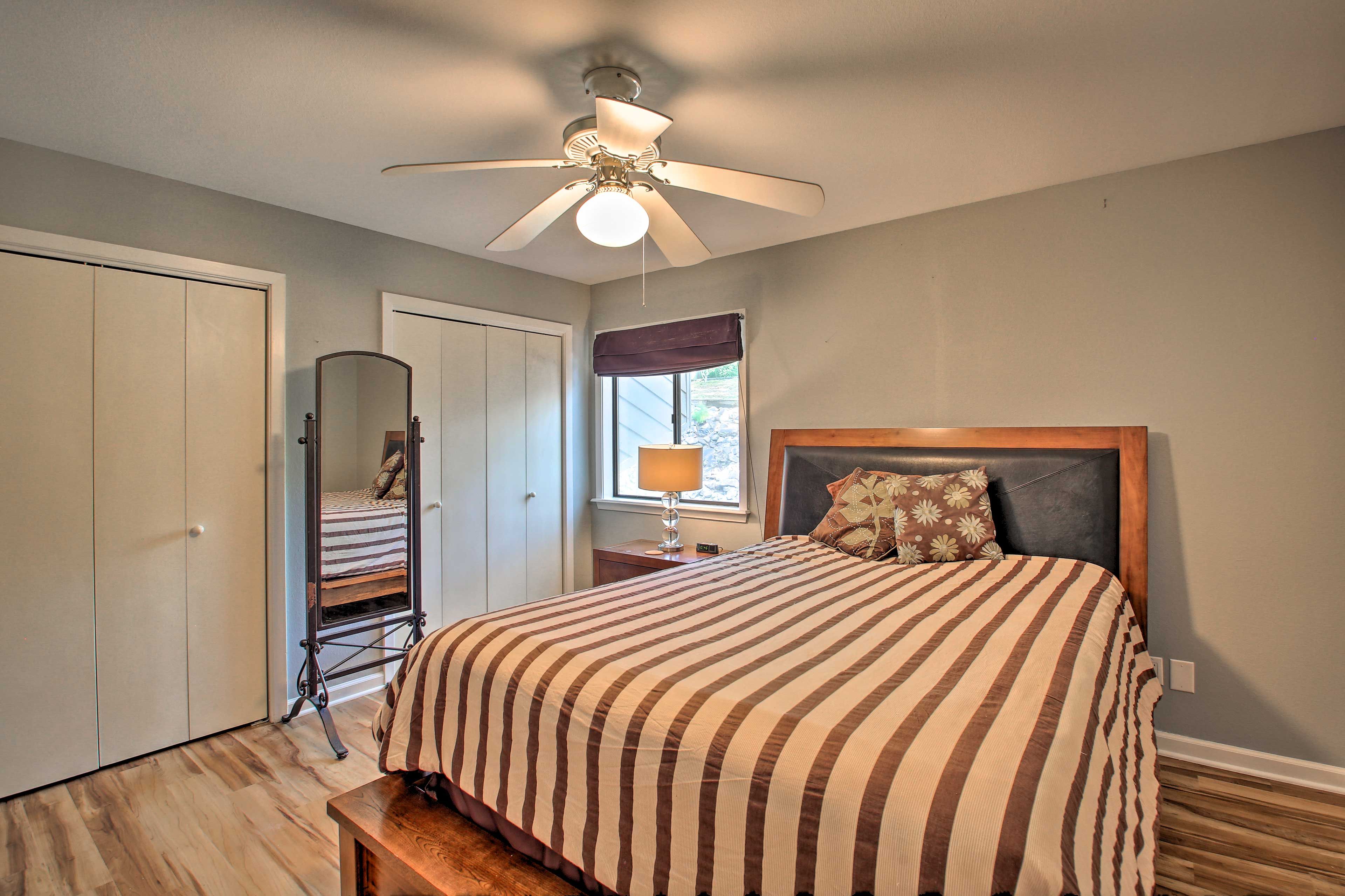 Bedroom 2 | Queen Bed | Linens Provided