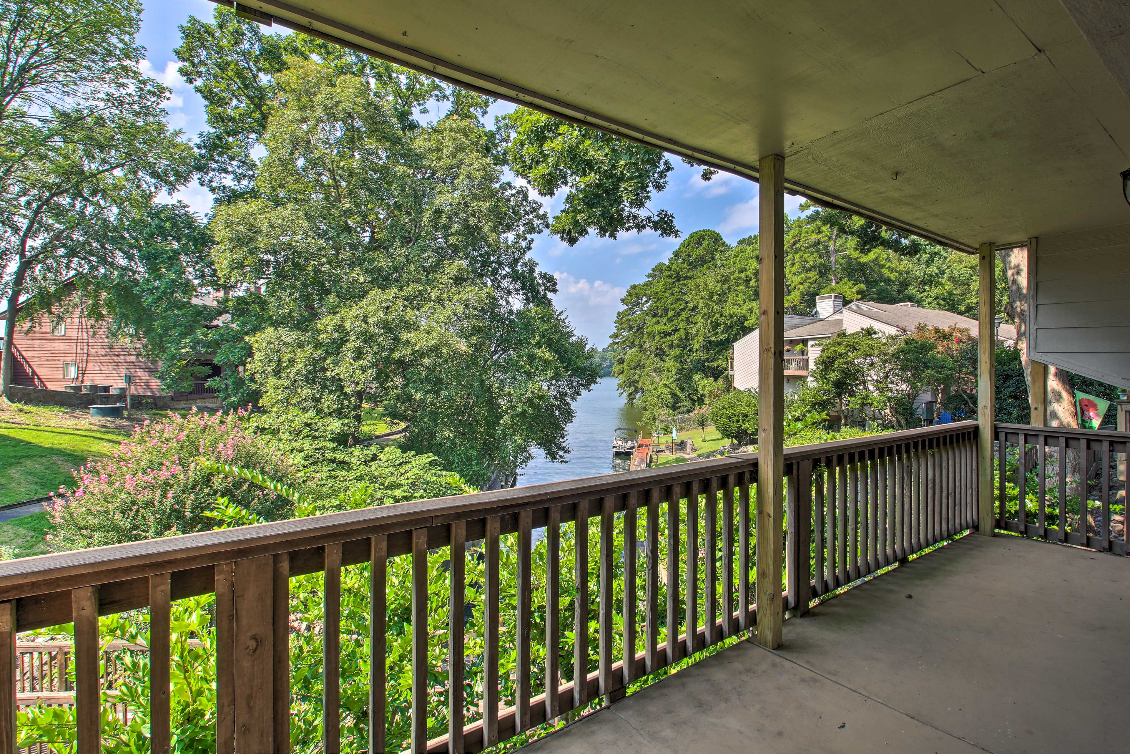 Balcony | Charcoal Grill | Lake View