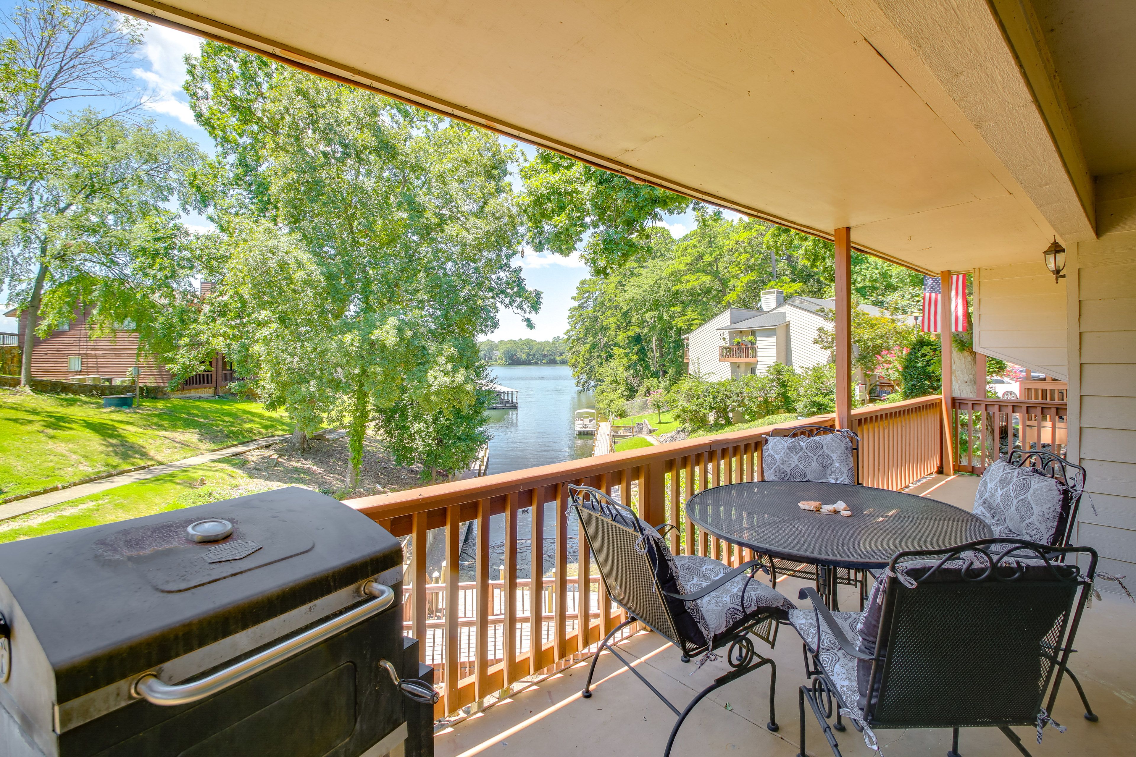 Balcony | Charcoal Grill | Lake View